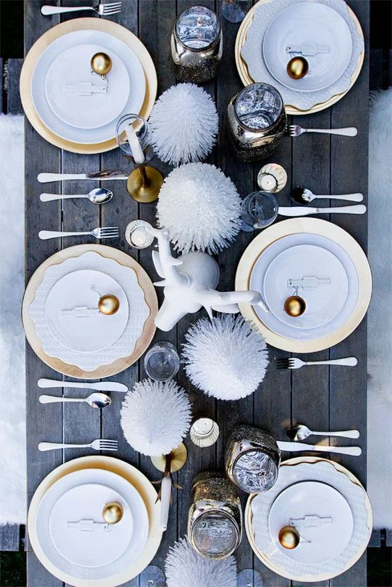 How to Throw a Stylish Holiday Soiree
