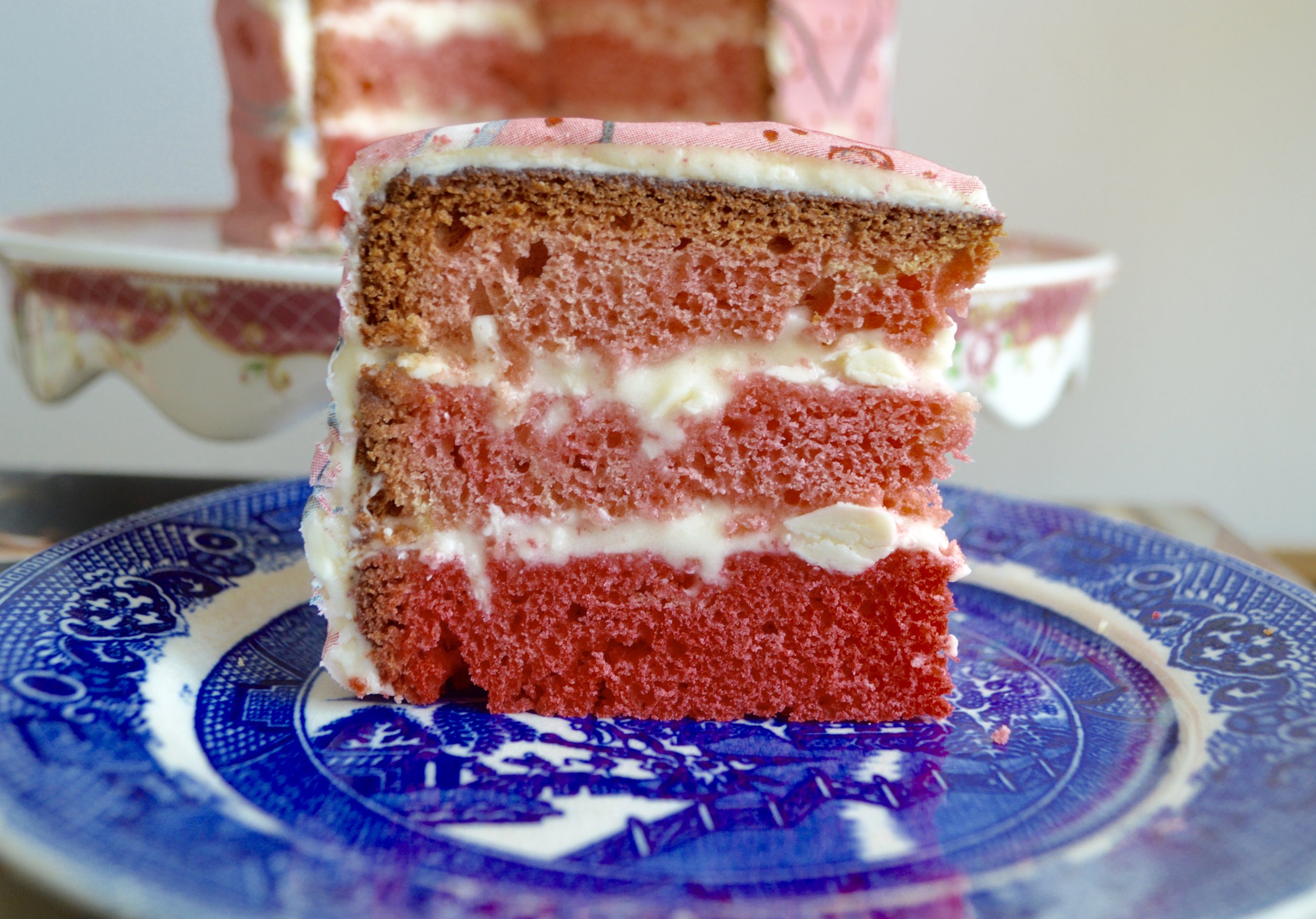 Ombré Pink Cake with Lovebirds Chefanie Sheets (available  by subscription only )