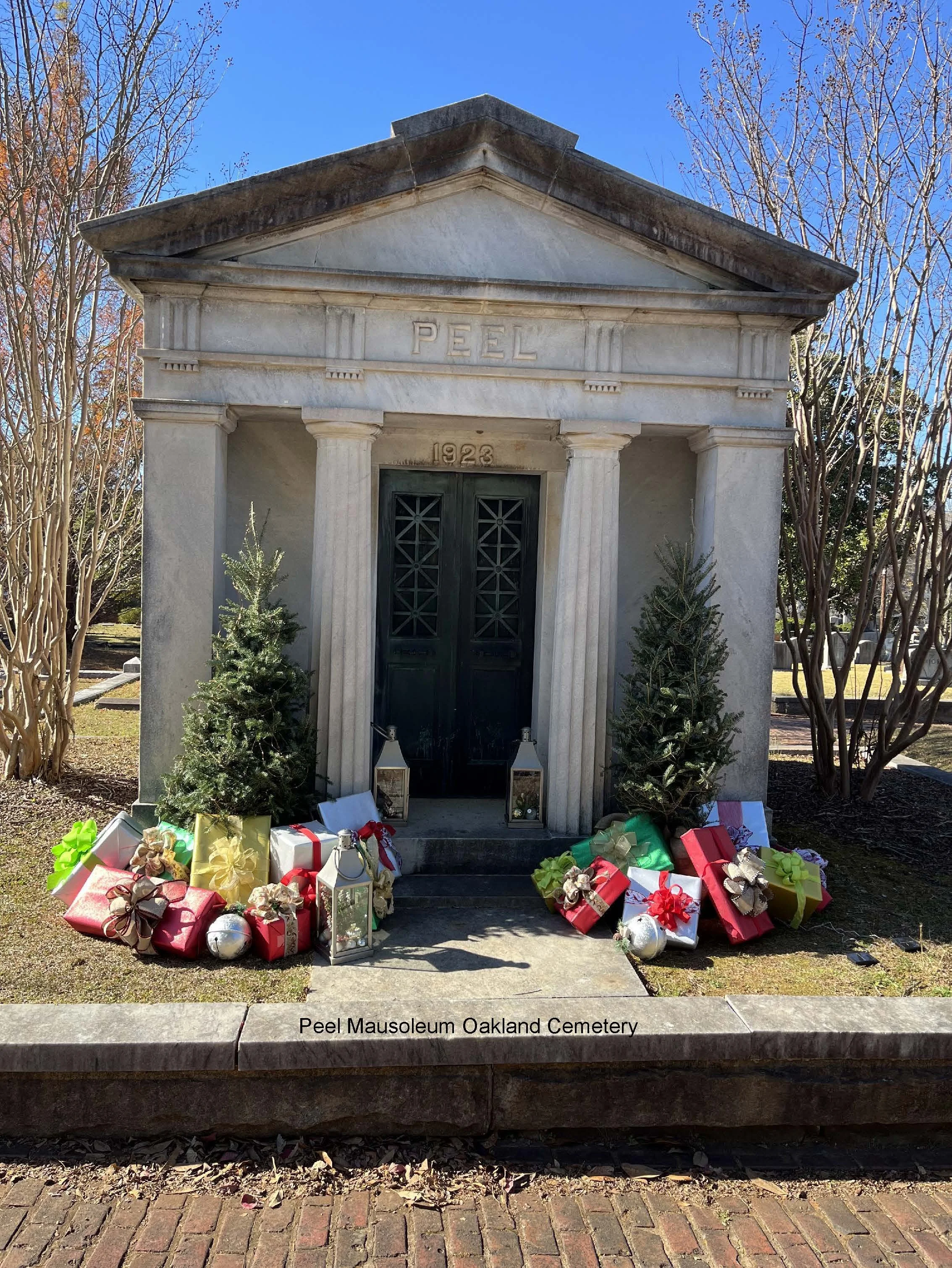 Peel Mausoleum in Oakland.jpg