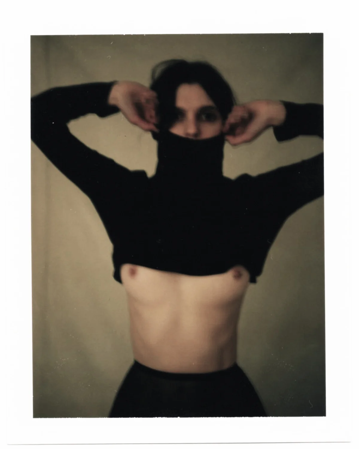 Lola_black009_v2.jpg