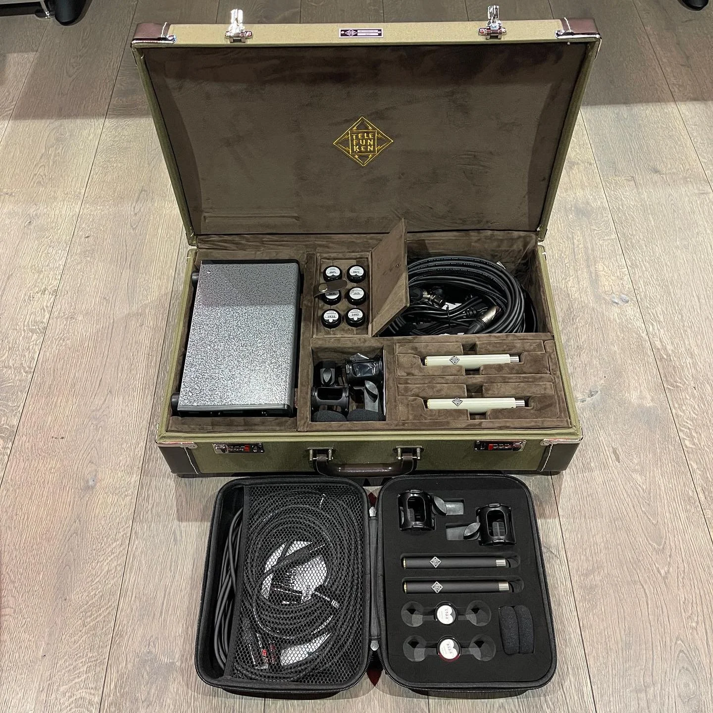 I&rsquo;ve added the @telefunken_mics ELA M260 matched pair master set! Along with the M60 FET matched pair, all utilising interchangeable capsules for omni, cardioid &amp; hypercardioid options.