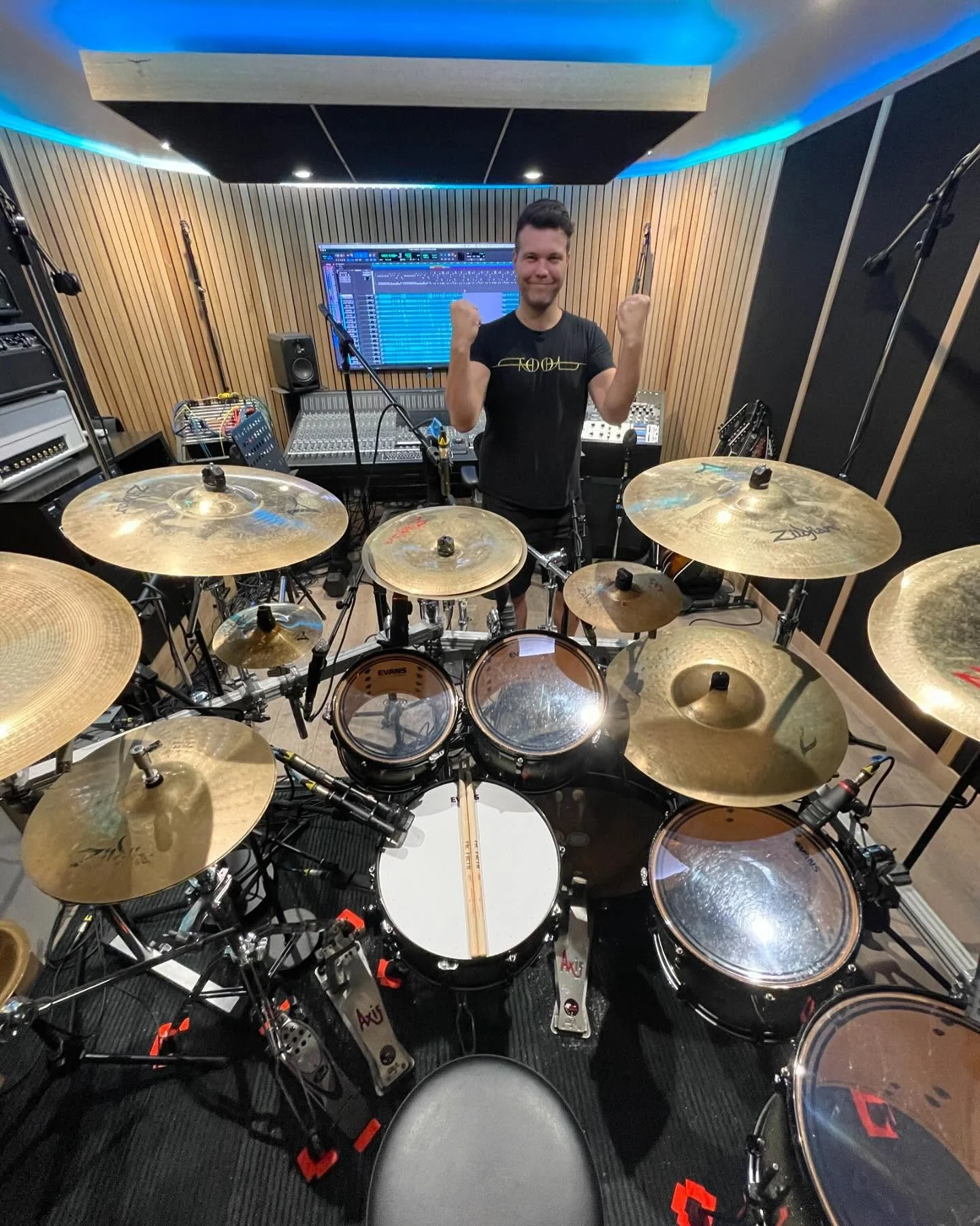 Nelson has completed the drums for the upcoming second album from @growthnoise