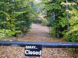 RRPt-Closed-sign-Fall-300x224.jpg