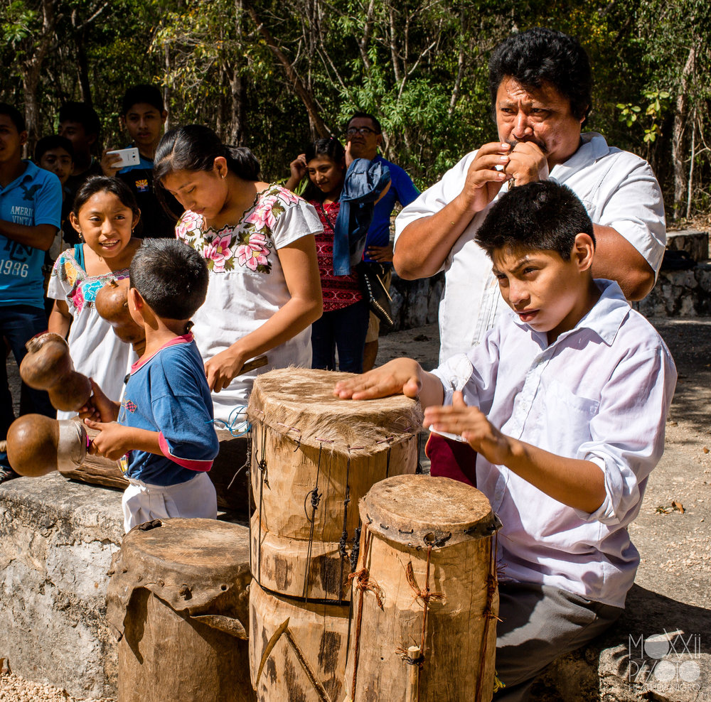 Family members from the Campamento Hidalgo village