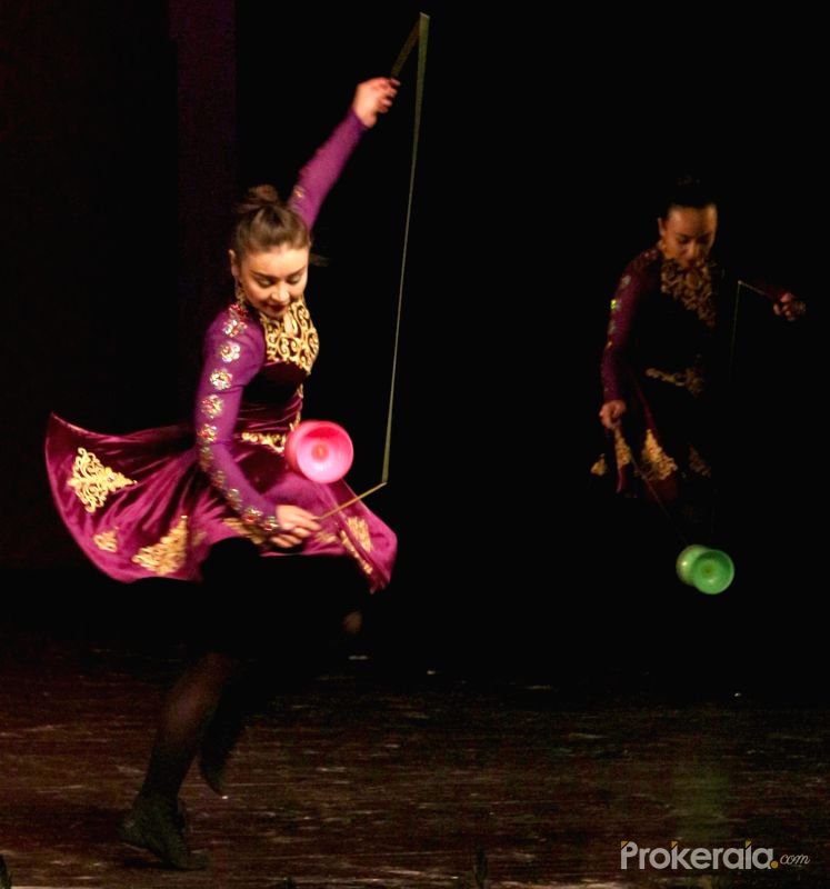 Xinjiang Art Theatre Song and Dance Troupe. Photo credit: Prokeraia.com