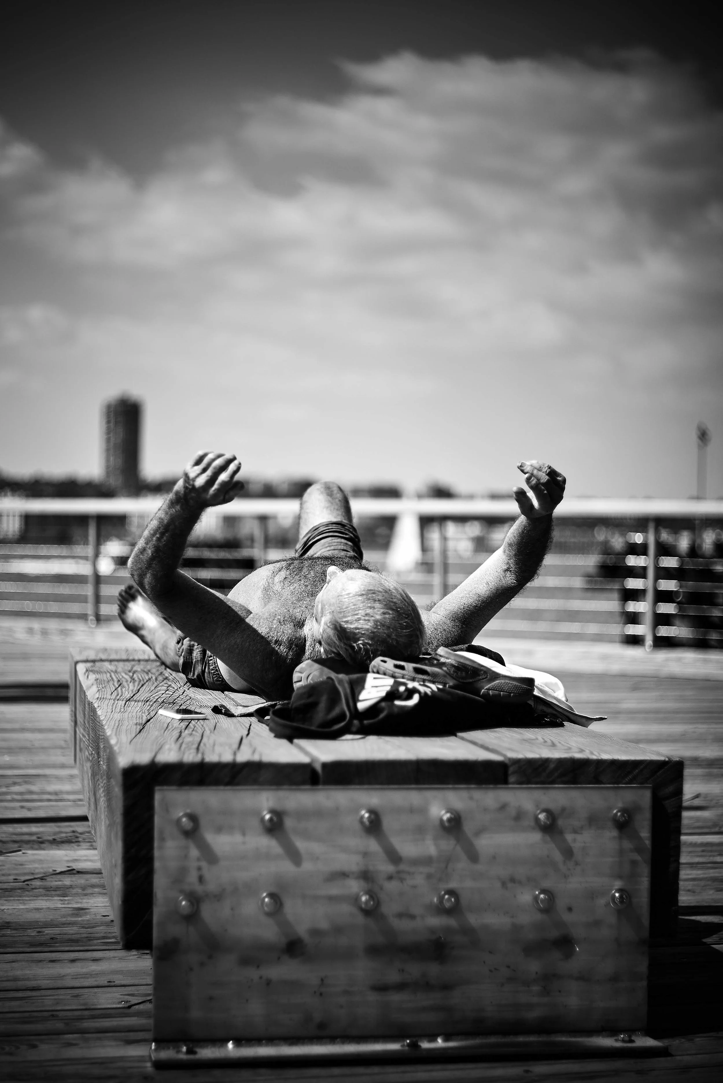 L1007085BW.jpg