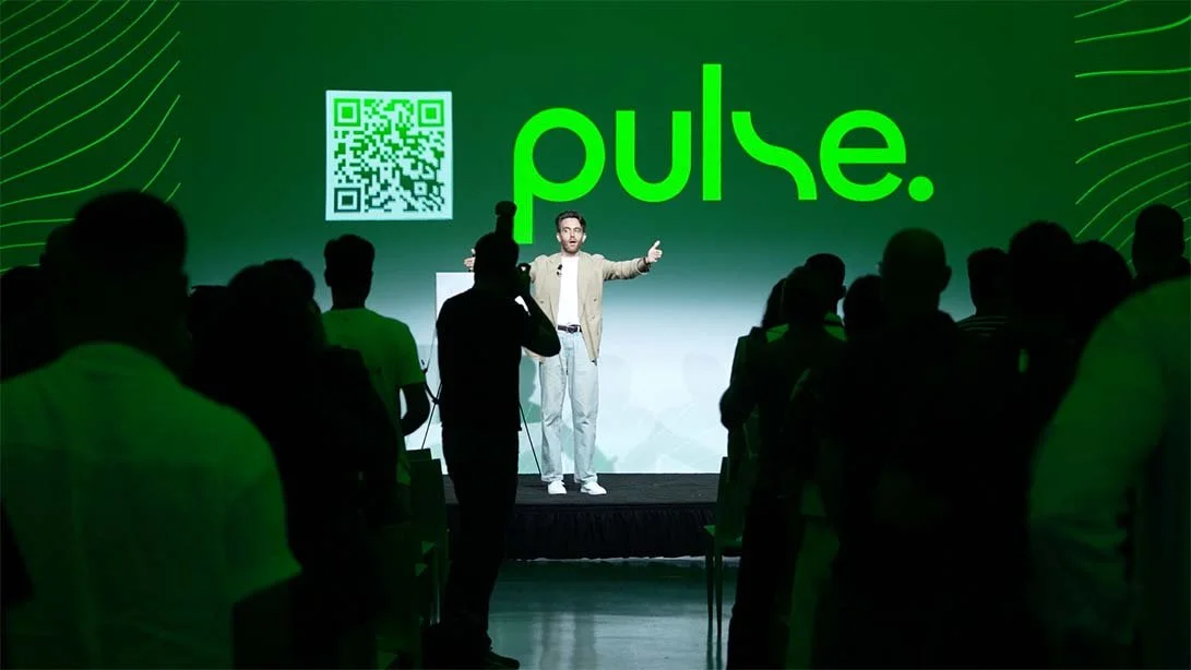 Pulse standing o_small.jpg