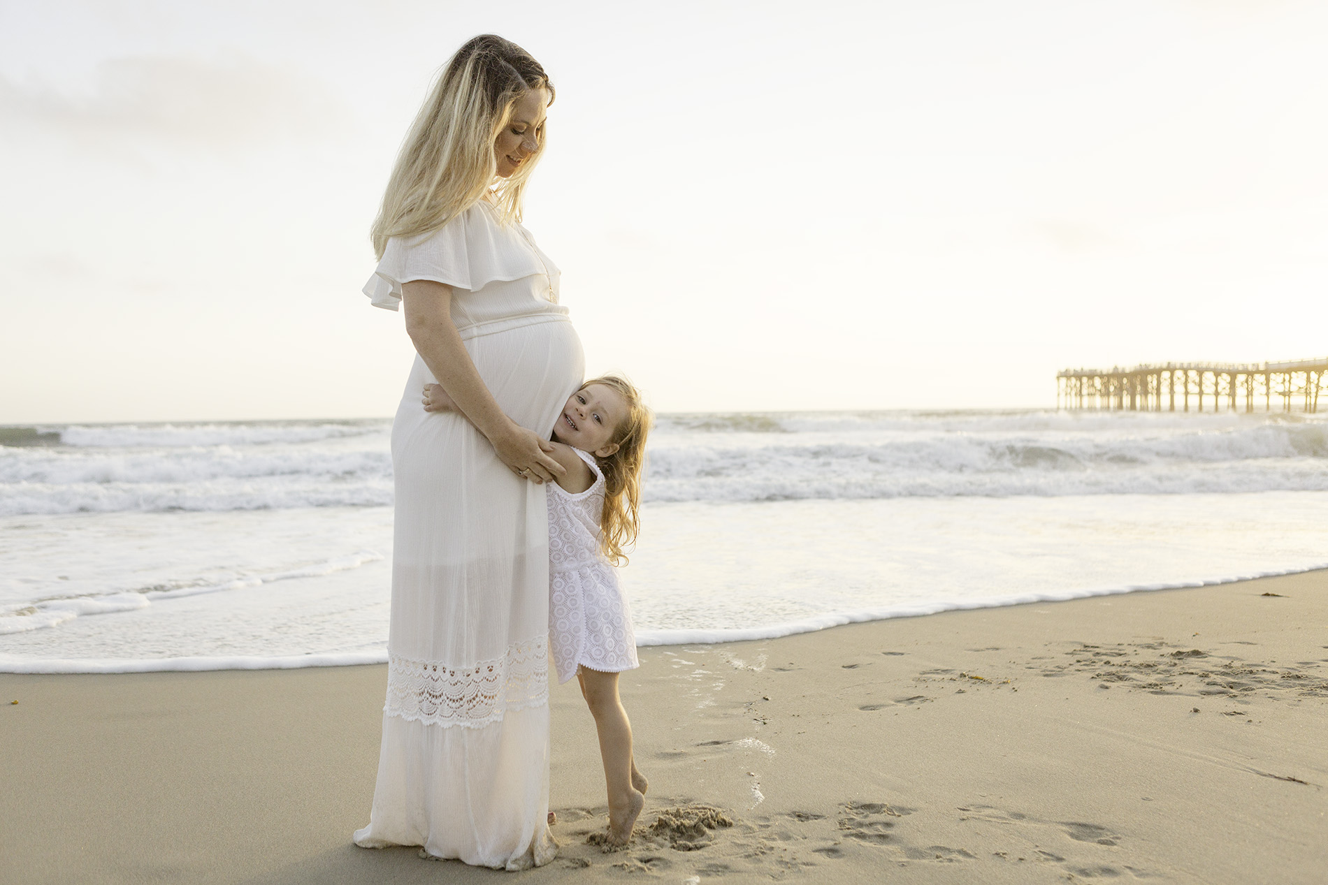 San.Diego.Beach.Maternity.Photographer.Christine.Dammann.Photography.CRWS.jpg