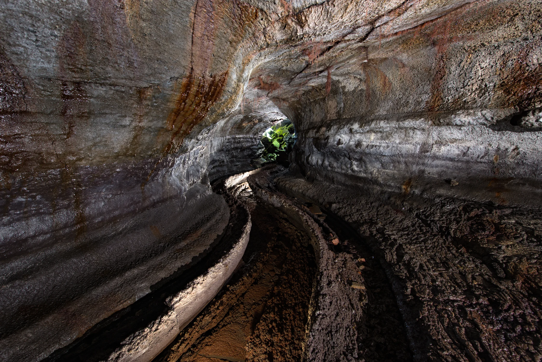 Cave_StHelens.jpg