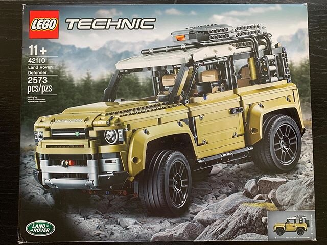 There are more posts to make about the #Discovery2 build, but on top of that, I&rsquo;ve started another #LandRover build to document. This time it&rsquo;s the 2573 piece @lego #Defender! 👍
.
I knew something had to keep me busy during the #coronaqu