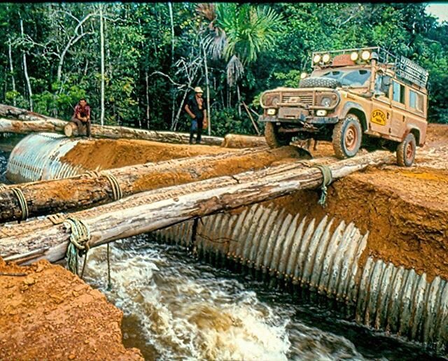 #CamelTrophy 1984 #Brazil
.
The original 1980 🐪🏆 ended in #Santarem #Brazil. So for the event&rsquo;s 5th anniversary, it started there and ended in #Manaus as it followed the #TransAmazonicaHighway.
.
In a very wet year, even for a #rainforest, th