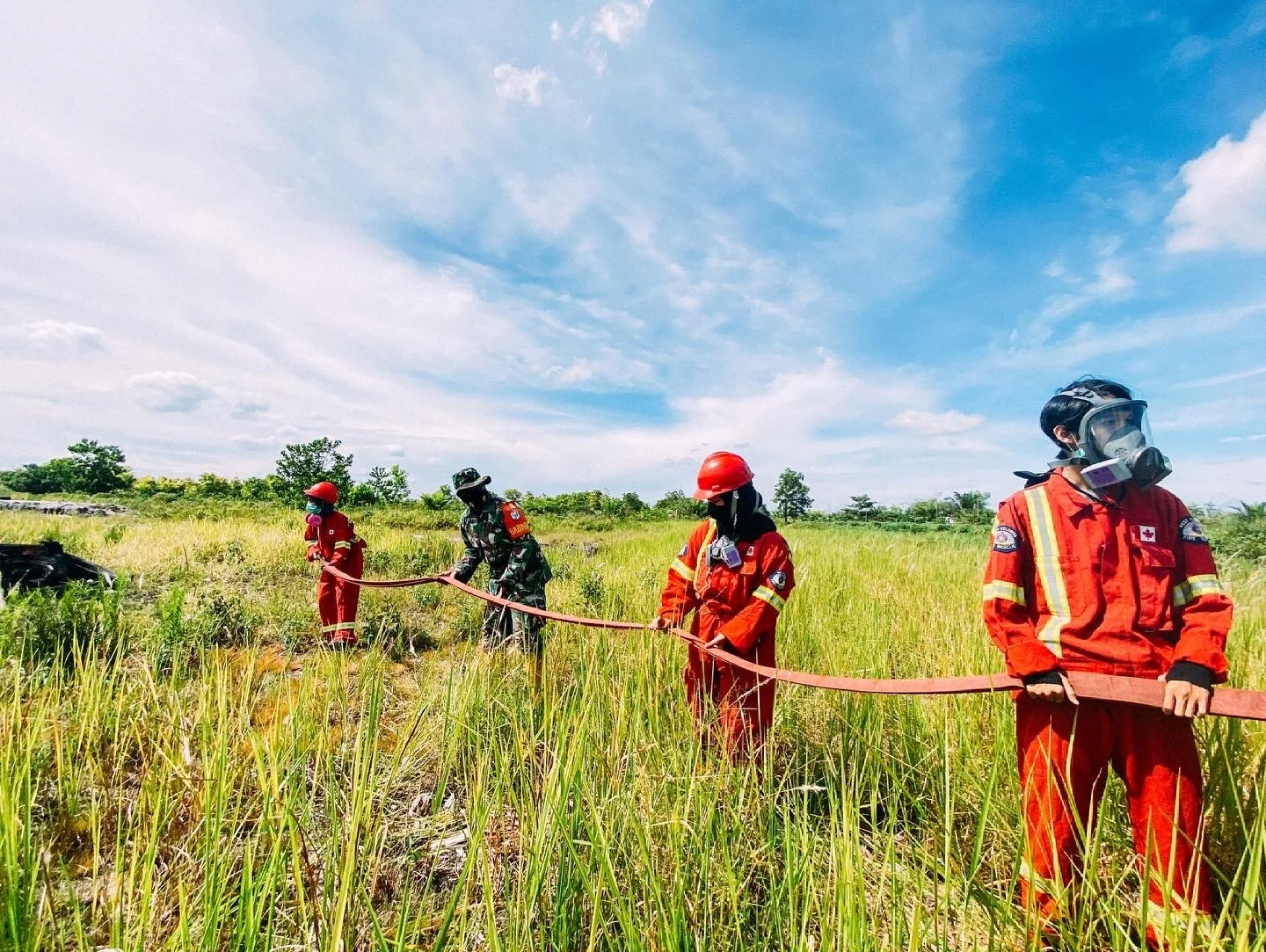 Firefighters Training and Simulation to Stop Peat Fire: KATUYUNG team in action!