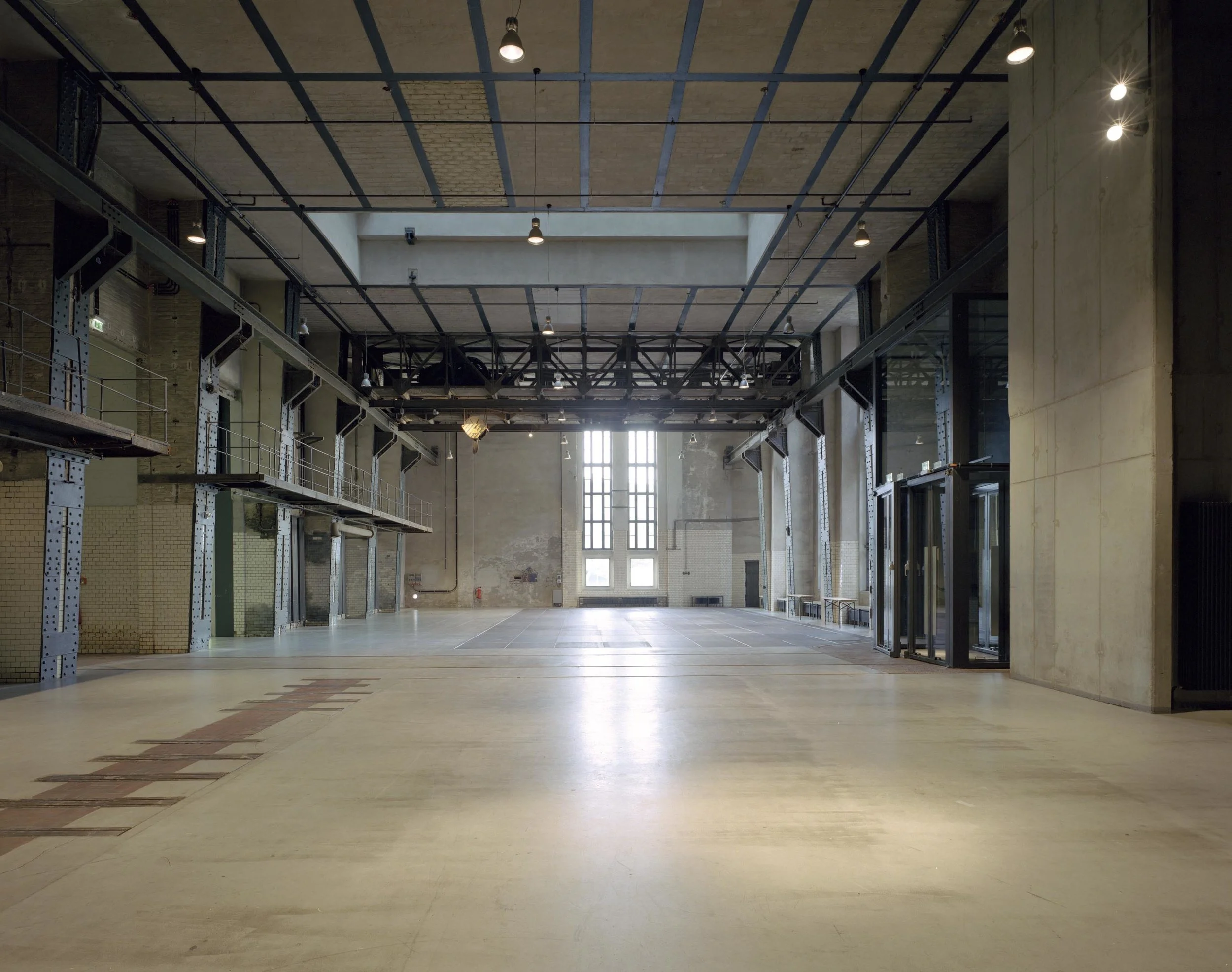 0_Halle_F_014.jpg