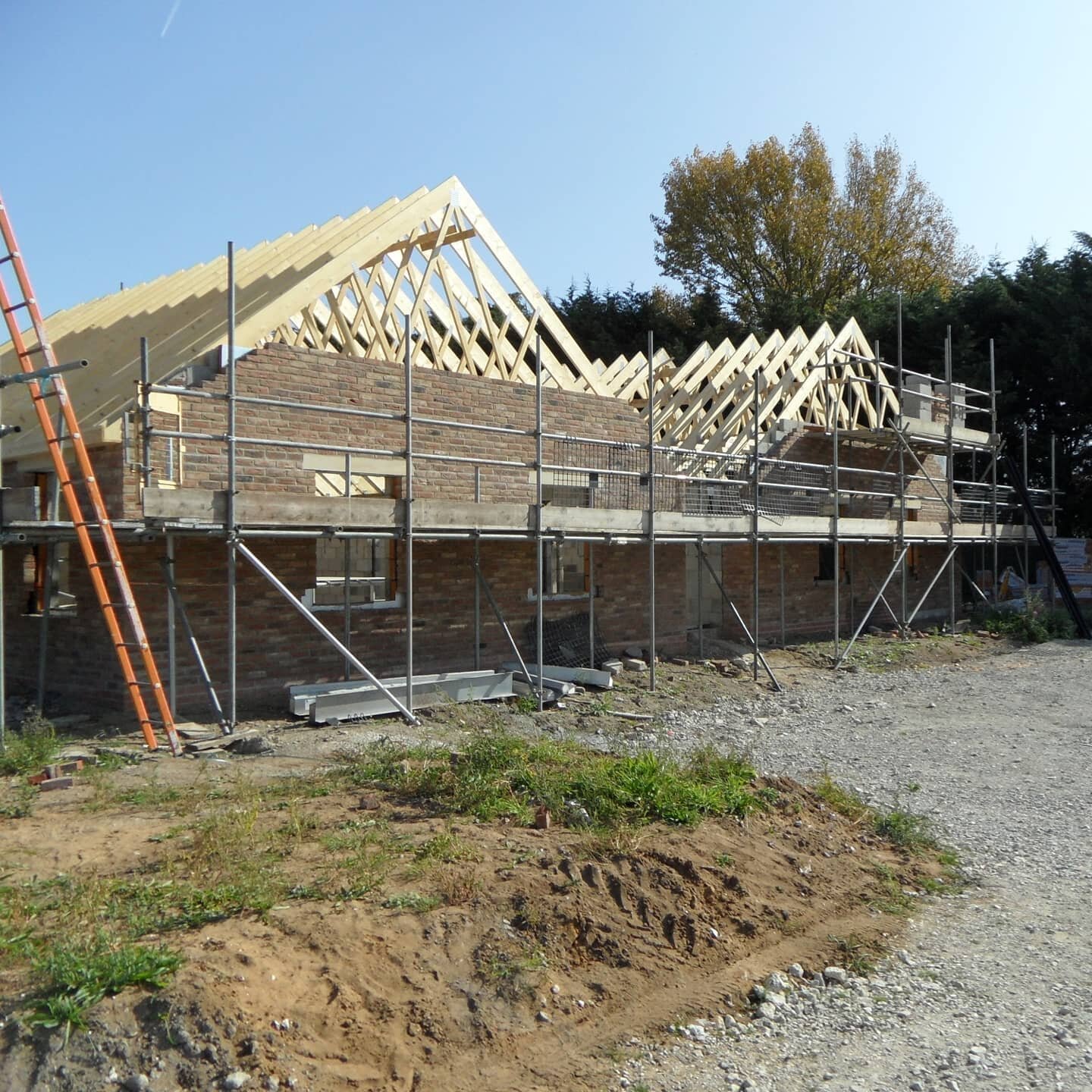 Excellent progress is being made on the Administrative building for a new Care Village development in Barmby Moor, York.

The development comprises of a 72 bed care home, 24 care bungalows and an administrative building.

#architecture #carehome #car