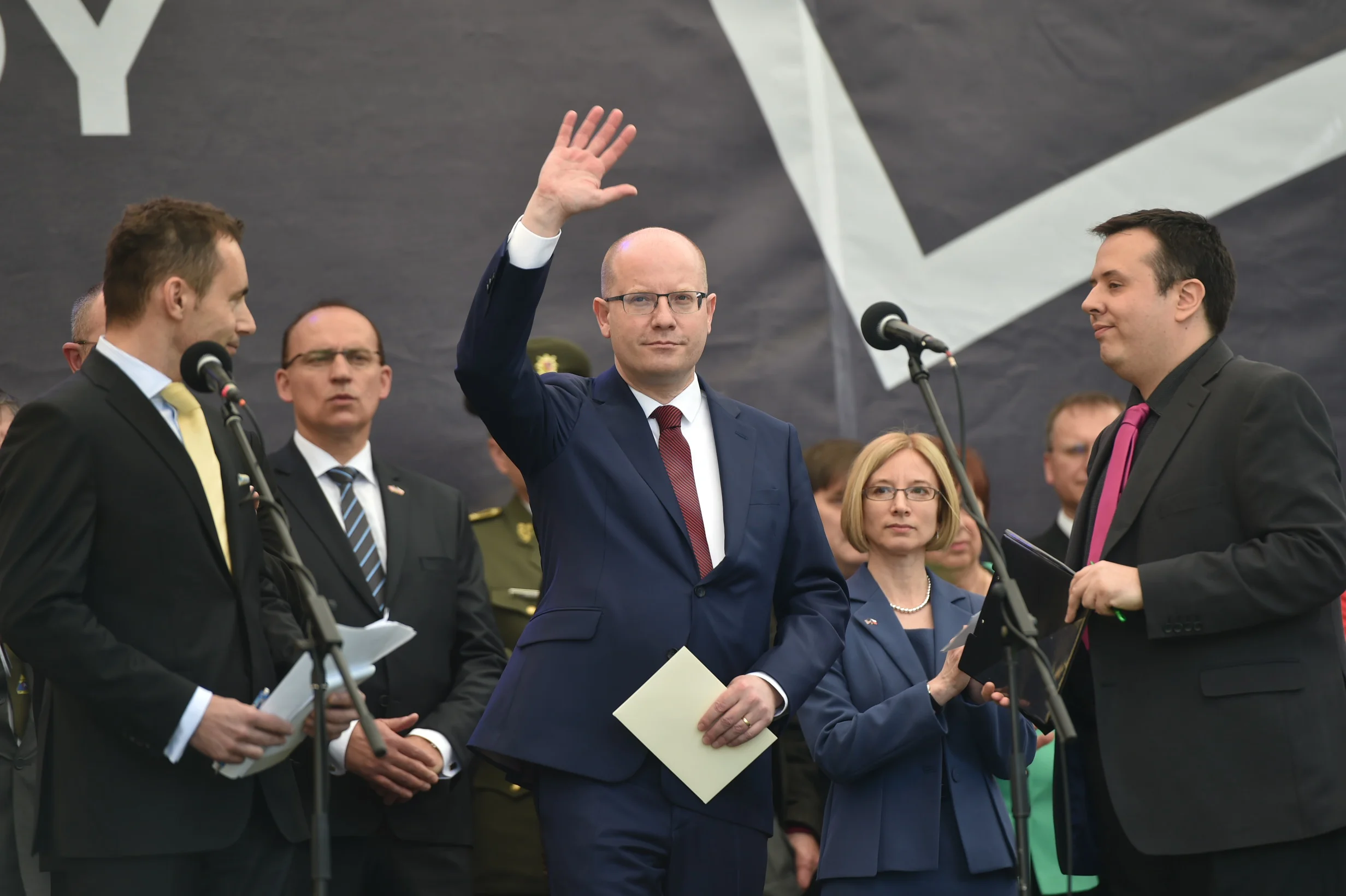 Dymisji rządu nie będzie. Jest wniosek o odwołanie ministra finansów