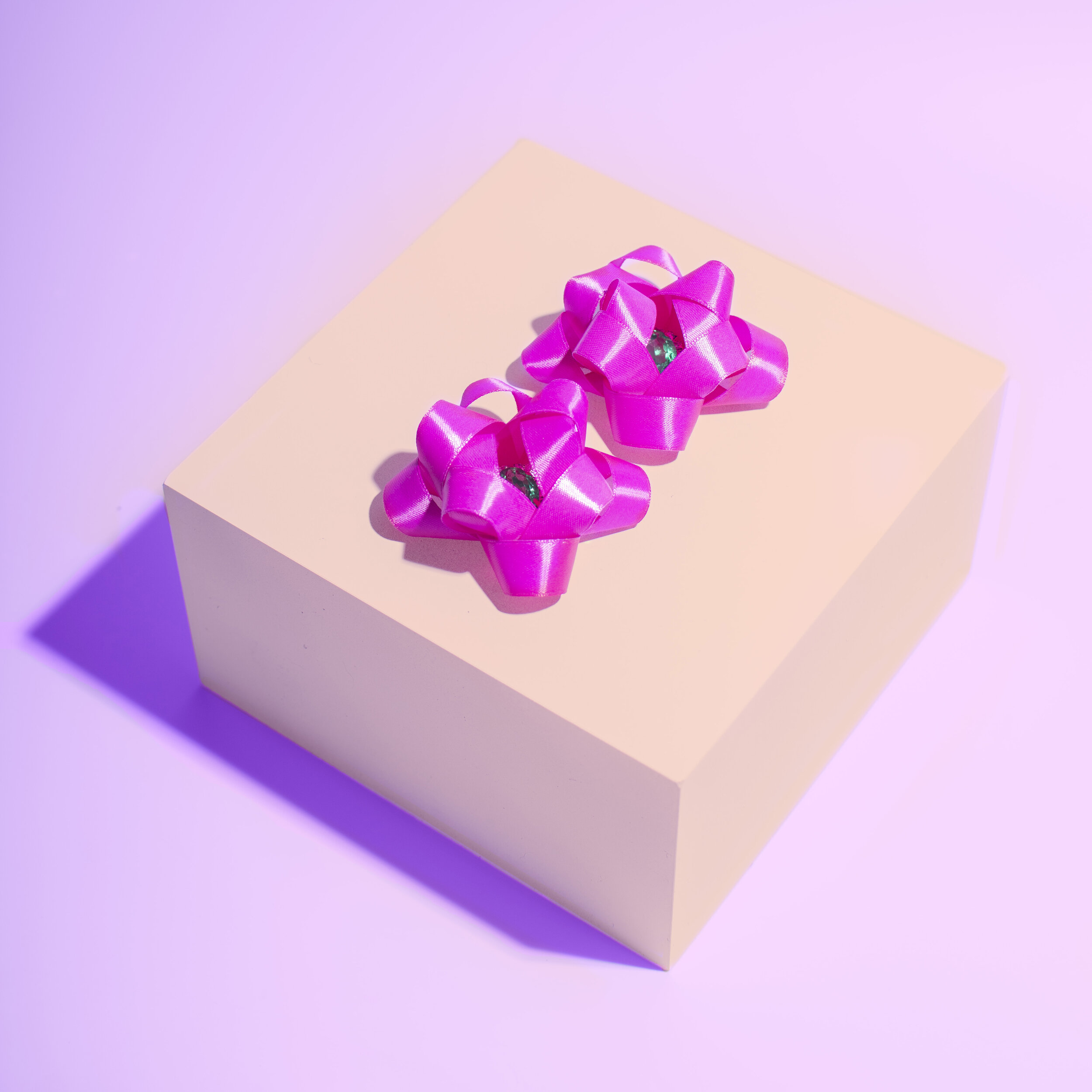 bow_earring_fuschia_set2.jpg