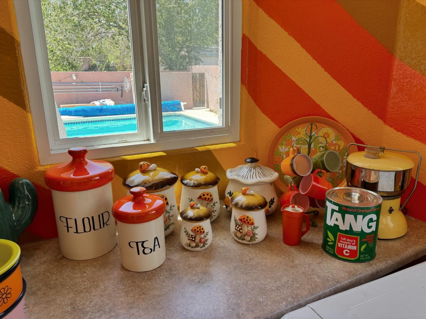 After another great @psvintagemarket this past weekend, I rewarded myself with a few things, including these very cool vintage flour and tea canisters from @zimboretro. It&rsquo;s no secret I love vintage home decor and it&rsquo;s even more fun when 