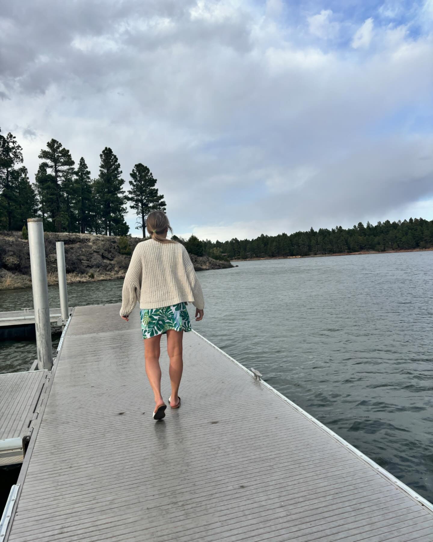 There&rsquo;s a balance in creating and sharing, one that is constantly ebbing and flowing in my life. More at this week&rsquo;s blog- www.chellesummer.com

#seekingbalance #balance #creativelife #chellesummer #chellesummerstyle #mystyle #mylife #ari