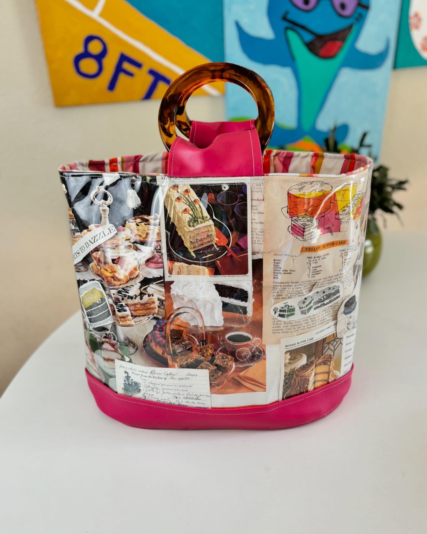 Desserts to dazzle! New vintage cookbook graphics Chelle Summer Take Everywhere Bag. So much to read and enjoy on each of these handmade, one-of-a-kind bags. (Happy Friday, everyone!) 

Find the bag at www.chellesummer.com.

#palmspringsstyle #handma