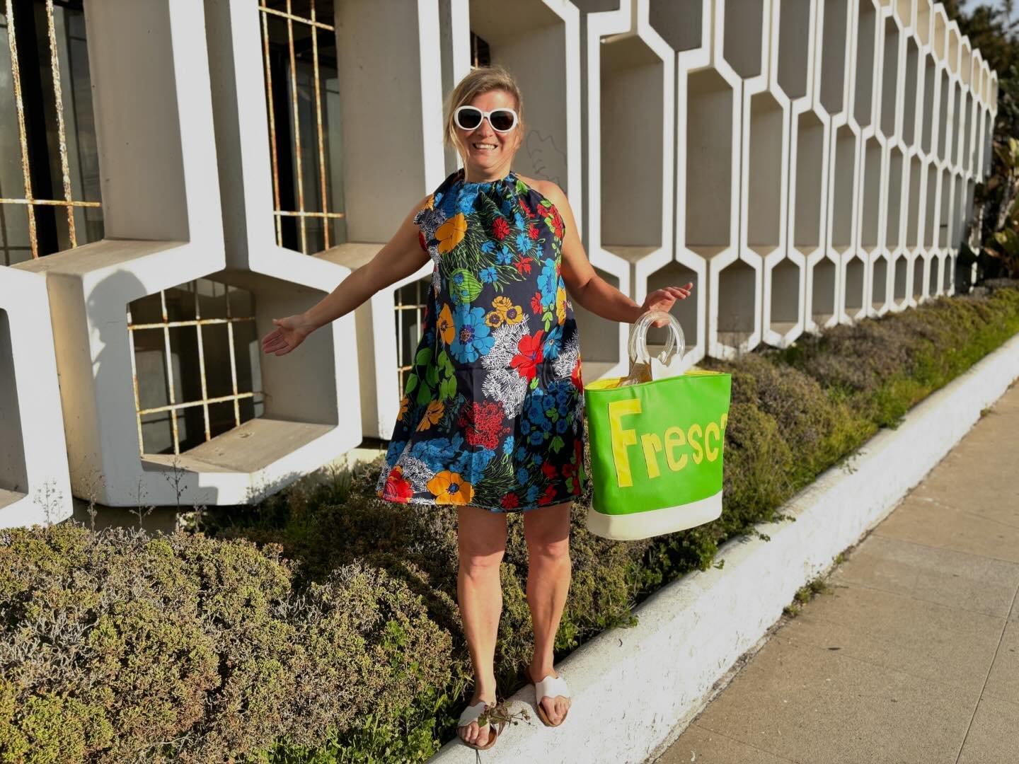 Happy Monday!

Chelle Summer La Palma Dress created with vintage 1971 fabric from an estate sale. The Fresca Take Everywhere Bag is available at www.chellesummer.com.

#mondaymotivation #mondayinspiration #palmspringsstyle #summerstyle #summerdress #