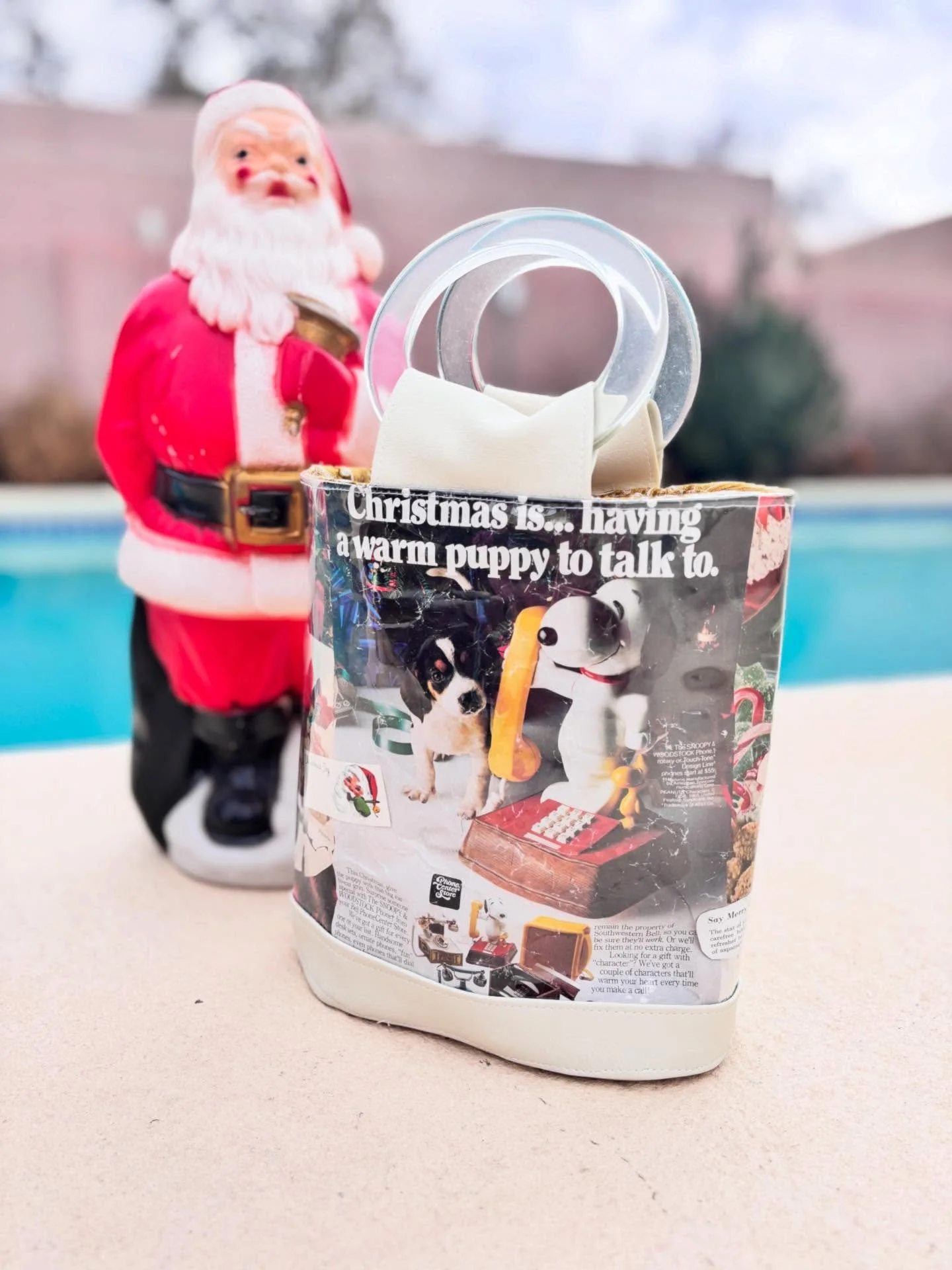 It&rsquo;s not Christmas without Snoopy! (Find it at www.chellesummer.com.)

#snoopy #peanuts #chellesummer #chellesummerstyle #mystyle #vintagestyle #boutique #boutiqueshopping #boutiquestyle #handmade #handbag #holidaystyle