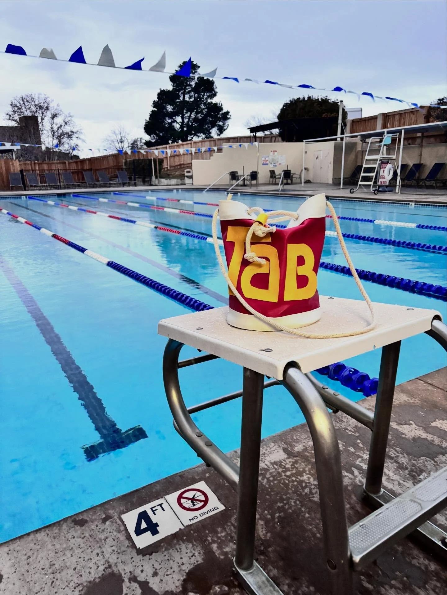 The water was toasty; the graupel and hail not so much. Happy Friday, everyone! #tgif @nmswmidtown 

#tab #chellesummer #chellesummerstyle #boutiquestyle #nmswmidtown #morningswim #fridayvibes