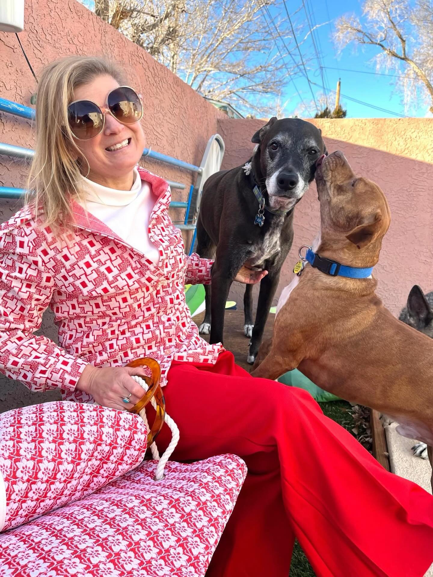 Early Valentine&rsquo;s Day #tbt to 2023&ndash; a vintage pantsuit and dog love. #vintagestyle

#chellesummer #valentinesday #mystyle