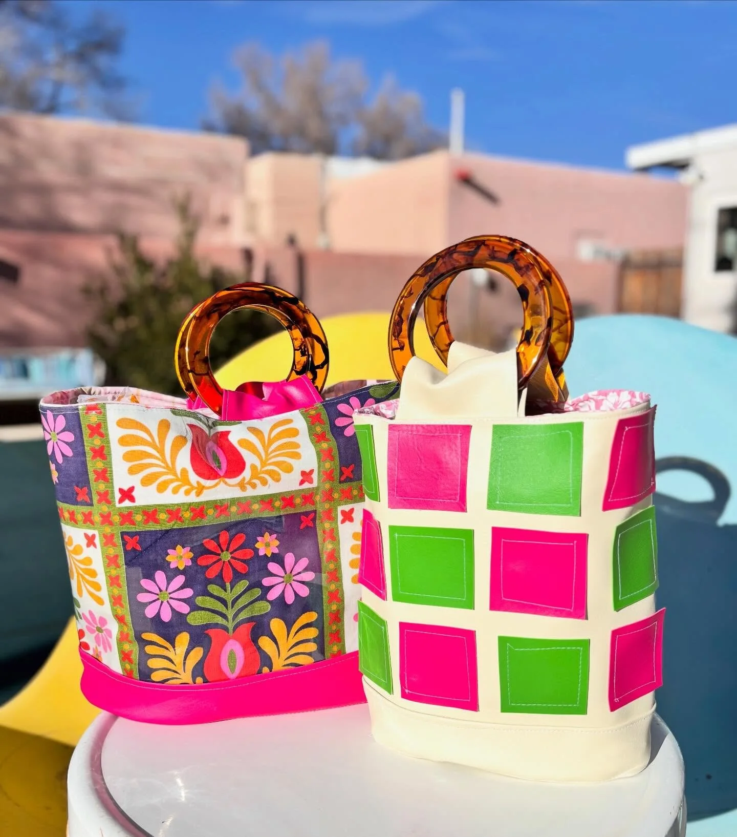 New pink and green Chelle Summer Geo and a Take Everywhere Bag created from a vintage sleeping bag. Find them Sunday @psvintagemarket. #vintagestyle

#chellesummer #handmade #handbags #palmsprings