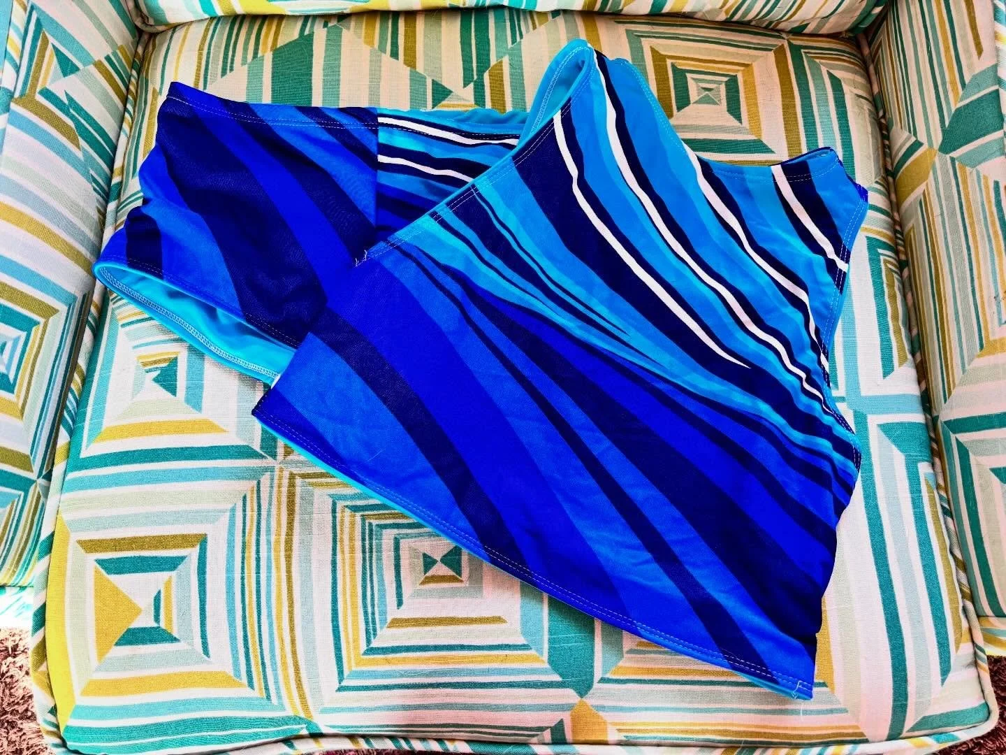 Took time out from handbag, dress, and coverup creation to make myself a new swimsuit (made from 1998 deadstock from @fabricmerchants) today. I&rsquo;ll see how well it &ldquo;swims&rdquo; in the morning at @nmswmidtown. #sunriseswim 

#chellesummer 