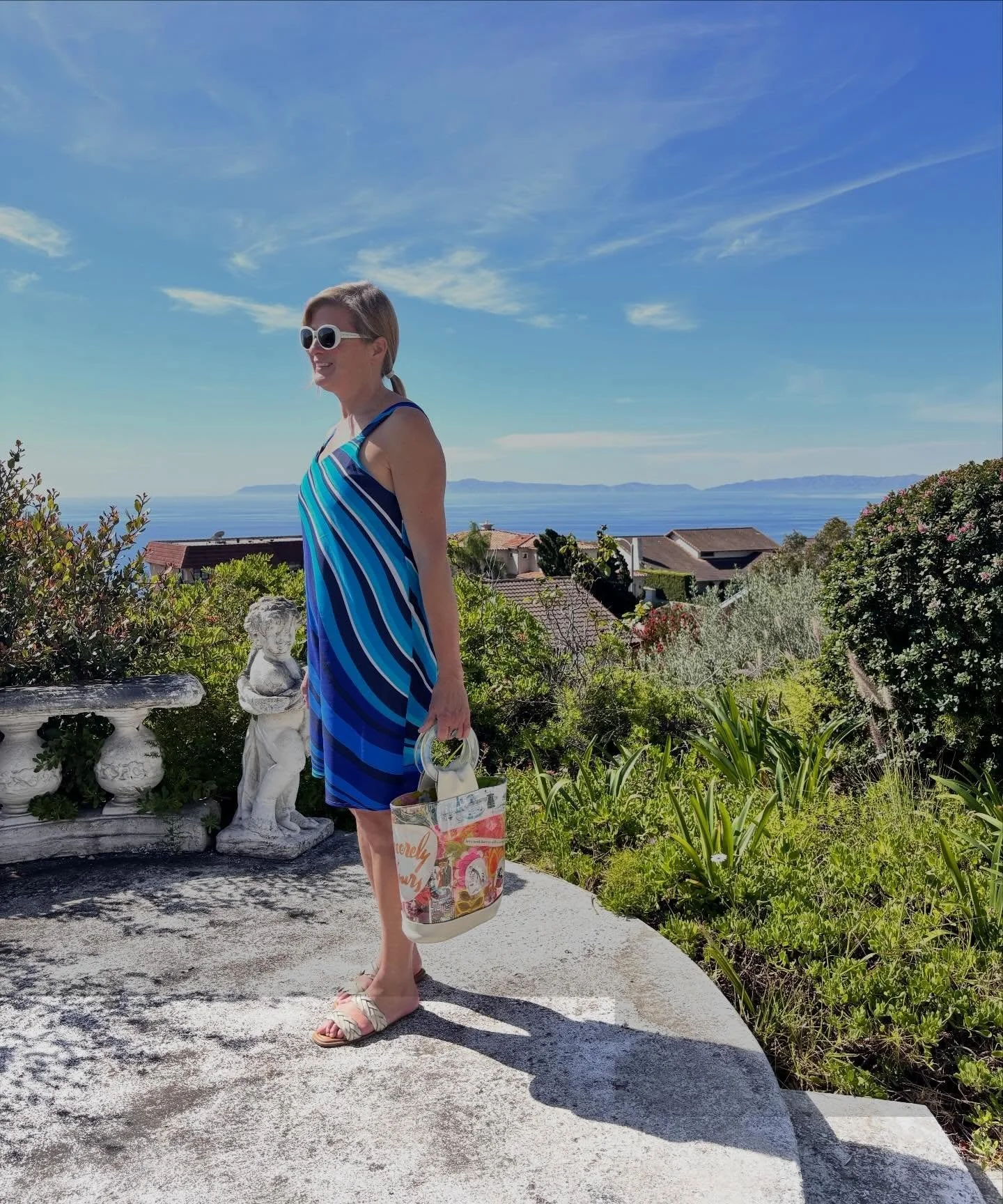An estate sale ocean view to show off my new Chelle Summer slip dress made with 1998 deadstock swimwear fabric from @fabricmerchants. 

#chellesummer #mystyle #handmade #summerstyle #socal