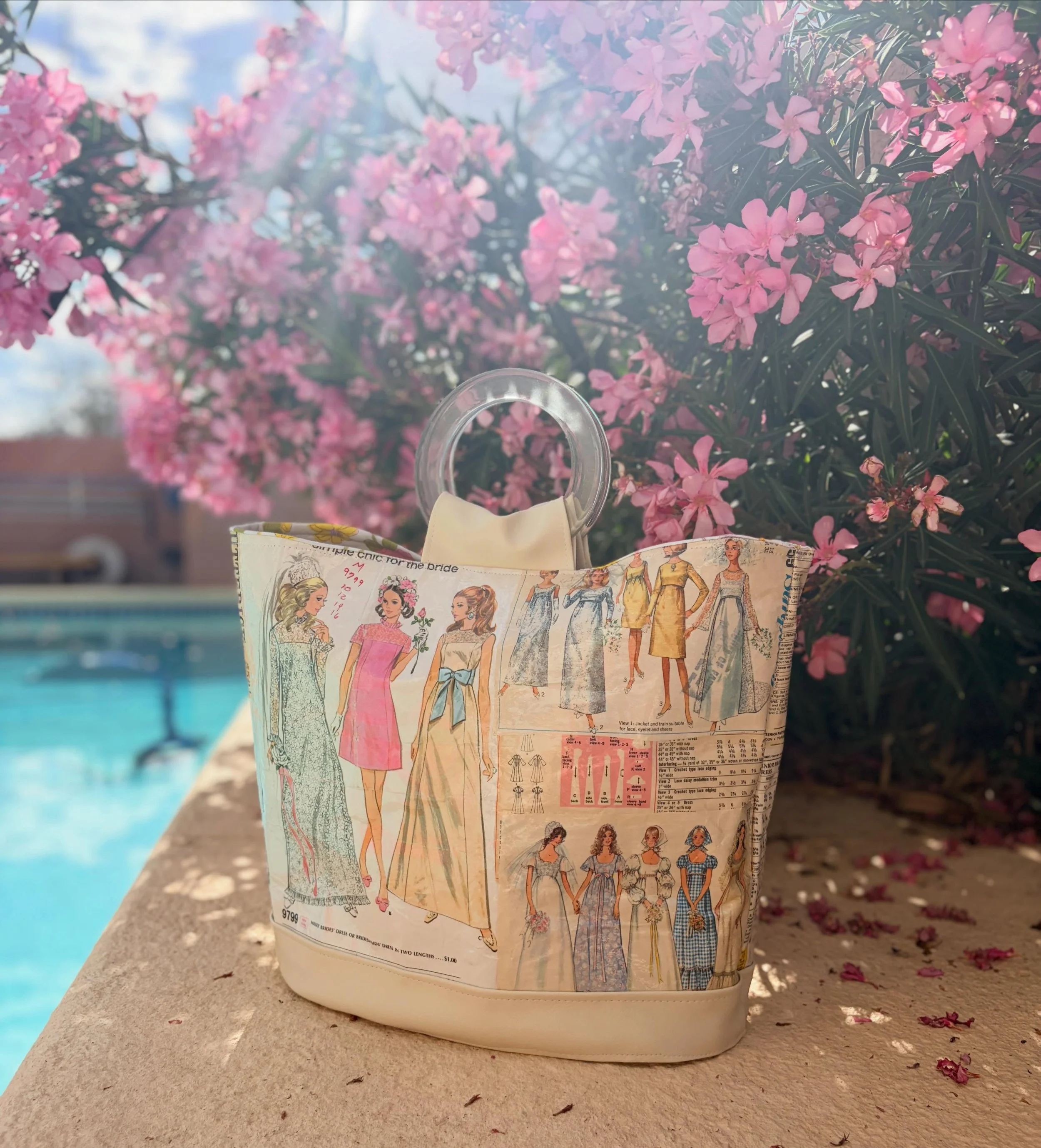 Meet the June Bride Vintage Pattern Take Everywhere Bag. www.chellesummer.com.

#chellesummer #junebride #handmade #handbag #vintagestyle