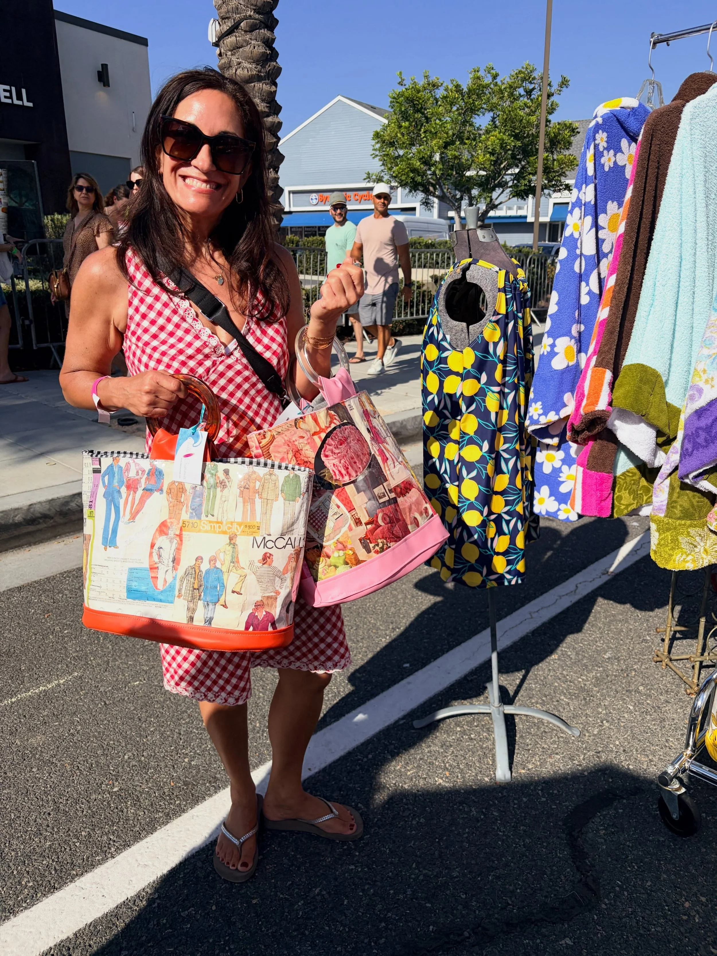 And that&rsquo;s a wrap on @redo_market in Dana Point. A crazy day of sales, conversations, and inspiration. And thank you and welcome to my new followers.

#chellesummer #vintagestyle #mystyle #handmade #handbags