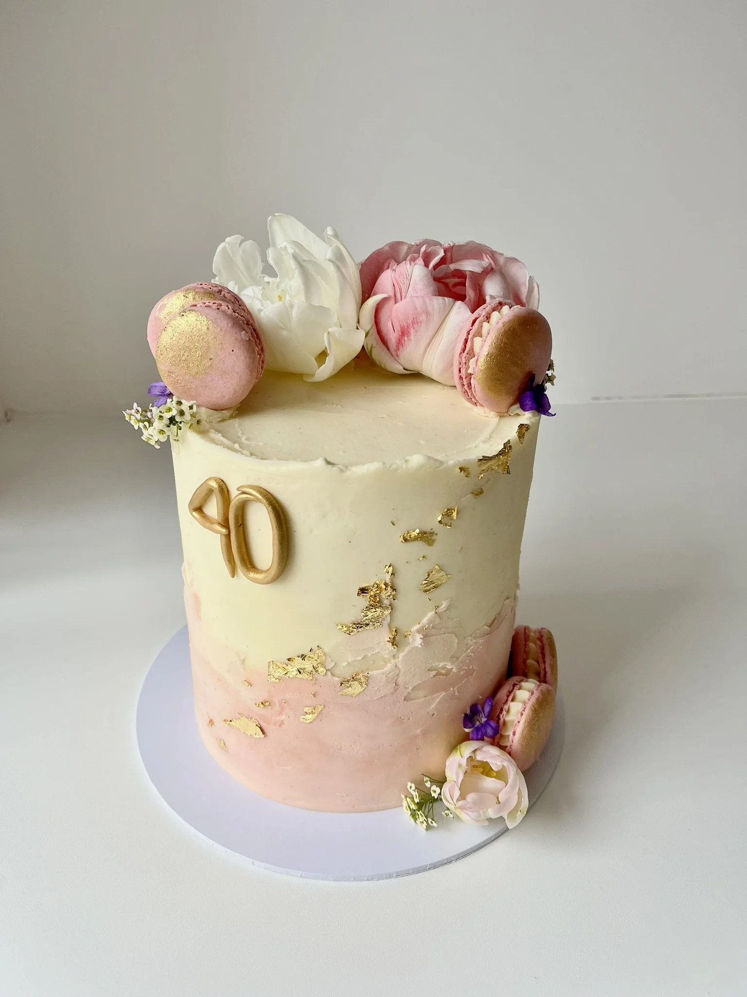 Soft Colour Accents, Large Flowers, Macarons &amp; Gold Leaf