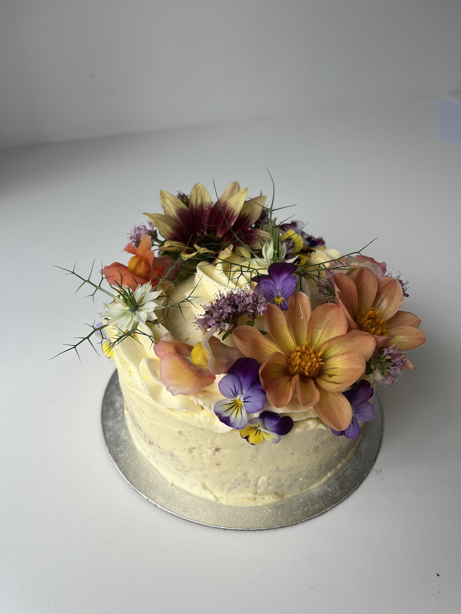 Mini Cake with Flowers