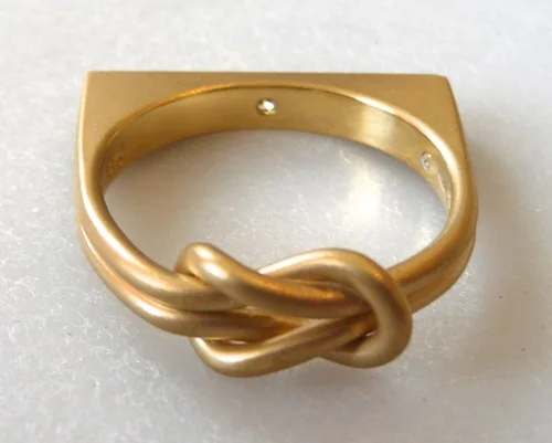 Ring-Square-Knot-w-dia-in-palm.jpg