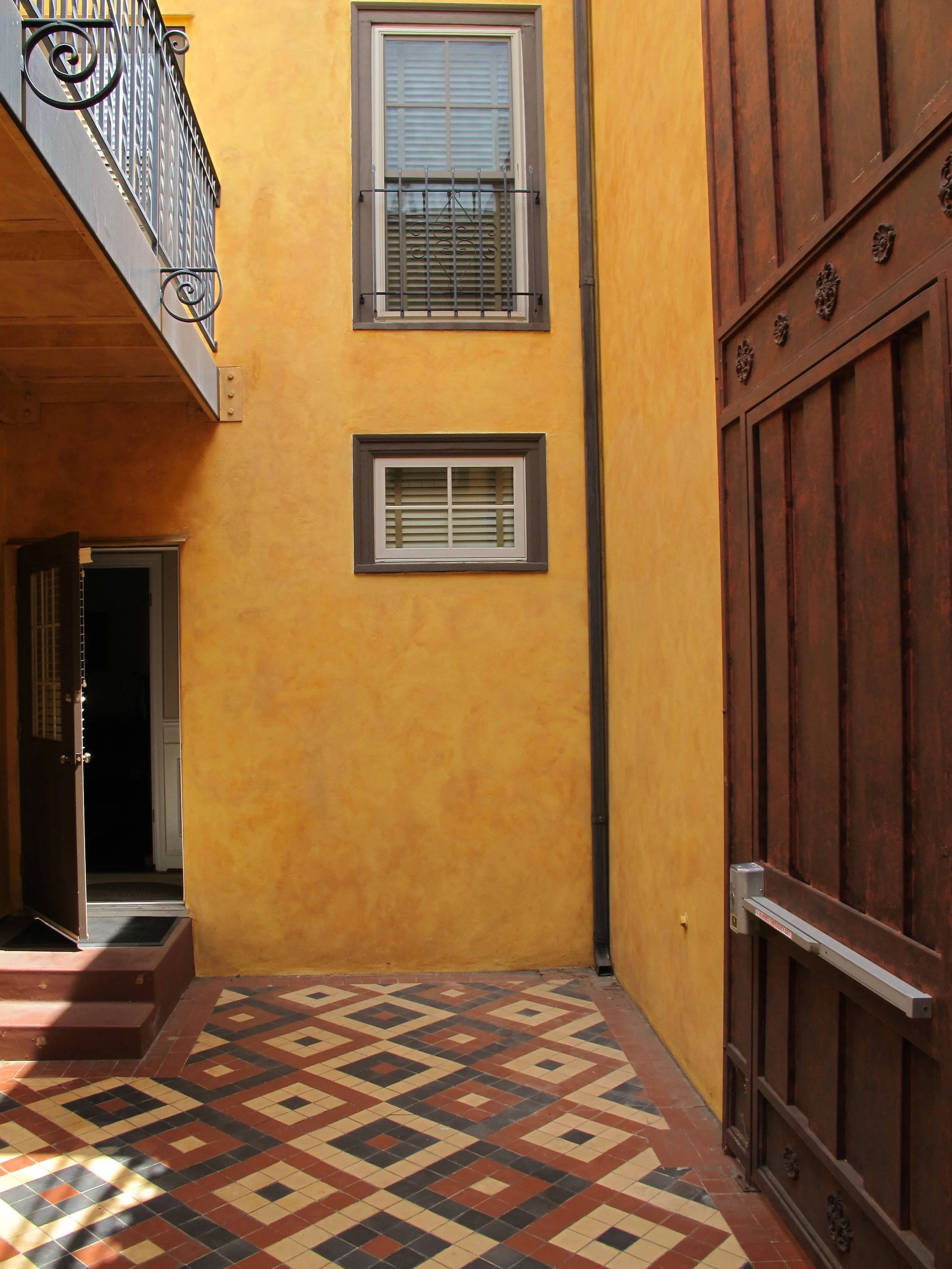 Windsor_Exterior Patio 1 - Copy.JPG