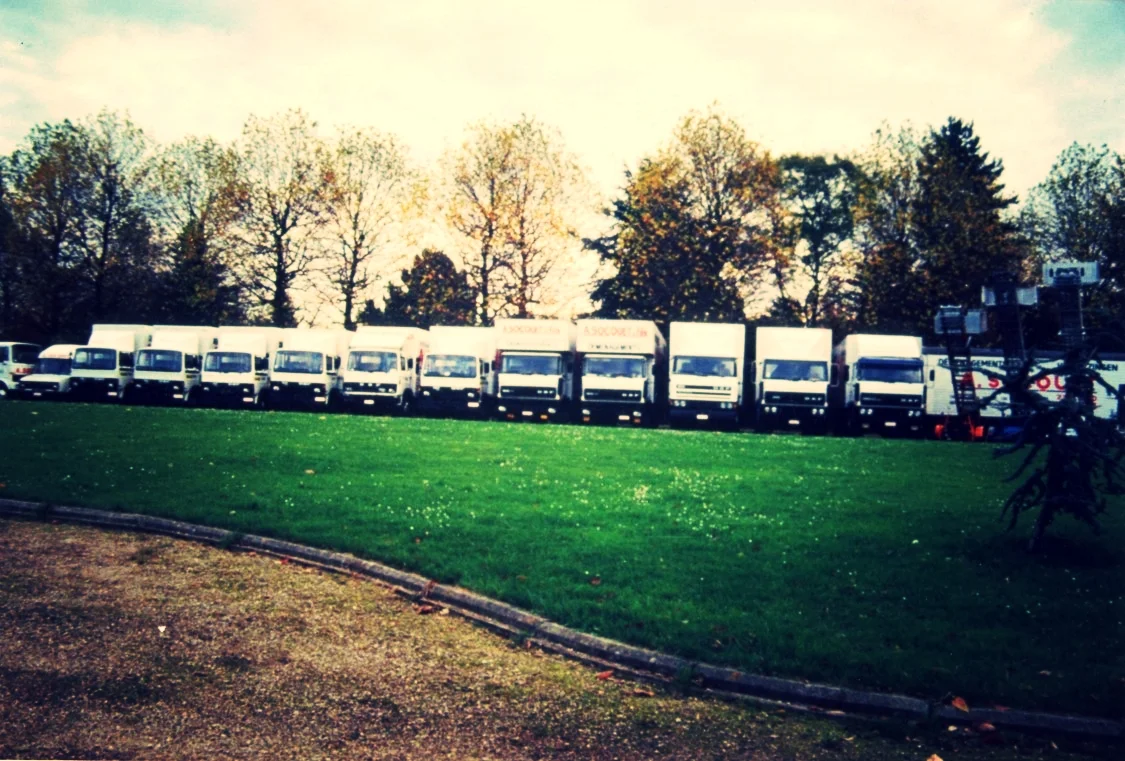VERHUIZINGEN VERHUIZERS VERHUIZINGEN LIFTSERVICE LIFT MEUBELBEWARING MEUBELSTOCKAGE BRUSSEL - DÉMÉNAGEMENTS LIFTSERVICE GARDEMEUBLES VERHUIZERS BRUSSEL DÉMÉNAGEURS BRUXELLES - MOVERS BRUSSELS. MOVING COMPANY KWALITEIT / FAMILIEBEDRIJF QUALITÉ / FIRME FAMILIAL QUALITY / FAMILYOWNED ENTERPRISE. VERHUISFIRMA BRUSSEL FIRME DE DÉMÉNAGEMENT BRUXELLES / LIFTSERVICE / STORAGE STORAGE CONTAINER