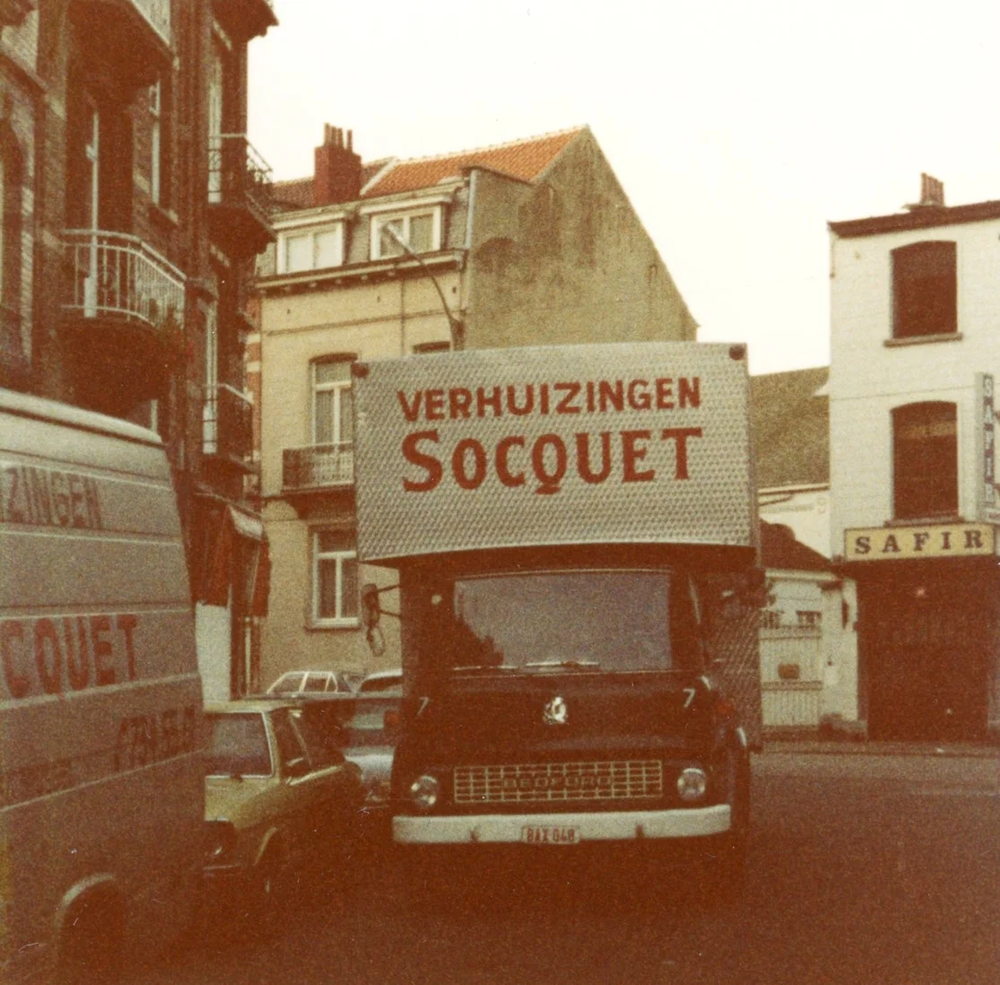 VERHUIZINGEN VERHUIZERS VERHUIZINGEN LIFTSERVICE LIFT MEUBELBEWARING MEUBELSTOCKAGE BRUSSEL - DÉMÉNAGEMENTS LIFTSERVICE GARDEMEUBLES VERHUIZERS BRUSSEL DÉMÉNAGEURS BRUXELLES - MOVERS BRUSSELS. MOVING COMPANY KWALITEIT / FAMILIEBEDRIJF QUALITÉ / FIRME FAMILIAL QUALITY / FAMILYOWNED ENTERPRISE. VERHUISFIRMA BRUSSEL FIRME DE DÉMÉNAGEMENT BRUXELLES / LIFTSERVICE / STORAGE STORAGE CONTAINER
