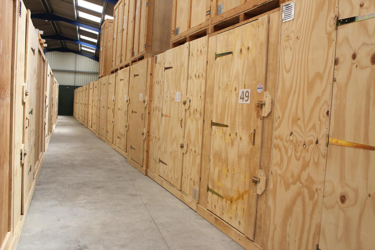 VERHUIZINGEN VERHUIZERS VERHUIZINGEN LIFTSERVICE LIFT MEUBELBEWARING MEUBELSTOCKAGE BRUSSEL - DÉMÉNAGEMENTS LIFTSERVICE GARDEMEUBLES VERHUIZERS BRUSSEL DÉMÉNAGEURS BRUXELLES - MOVERS BRUSSELS. MOVING COMPANY KWALITEIT / FAMILIEBEDRIJF QUALITÉ / FIRME FAMILIAL QUALITY / FAMILYOWNED ENTERPRISE. VERHUISFIRMA BRUSSEL FIRME DE DÉMÉNAGEMENT BRUXELLES / LIFTSERVICE / STORAGE STORAGE CONTAINER