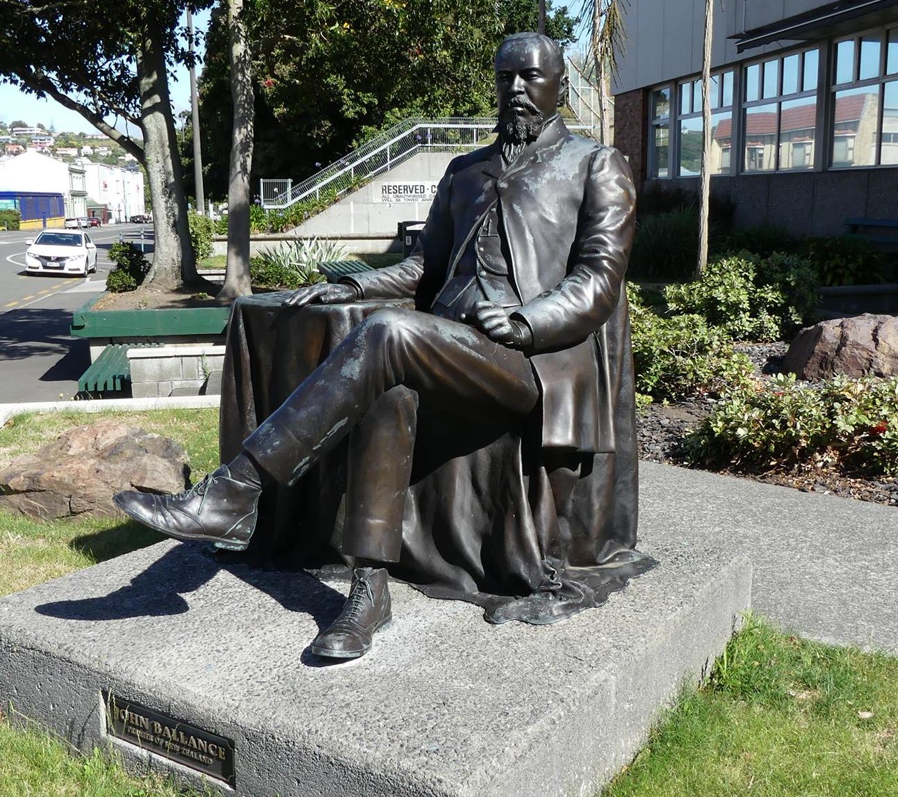 john ballance Statue wanganui.jpg