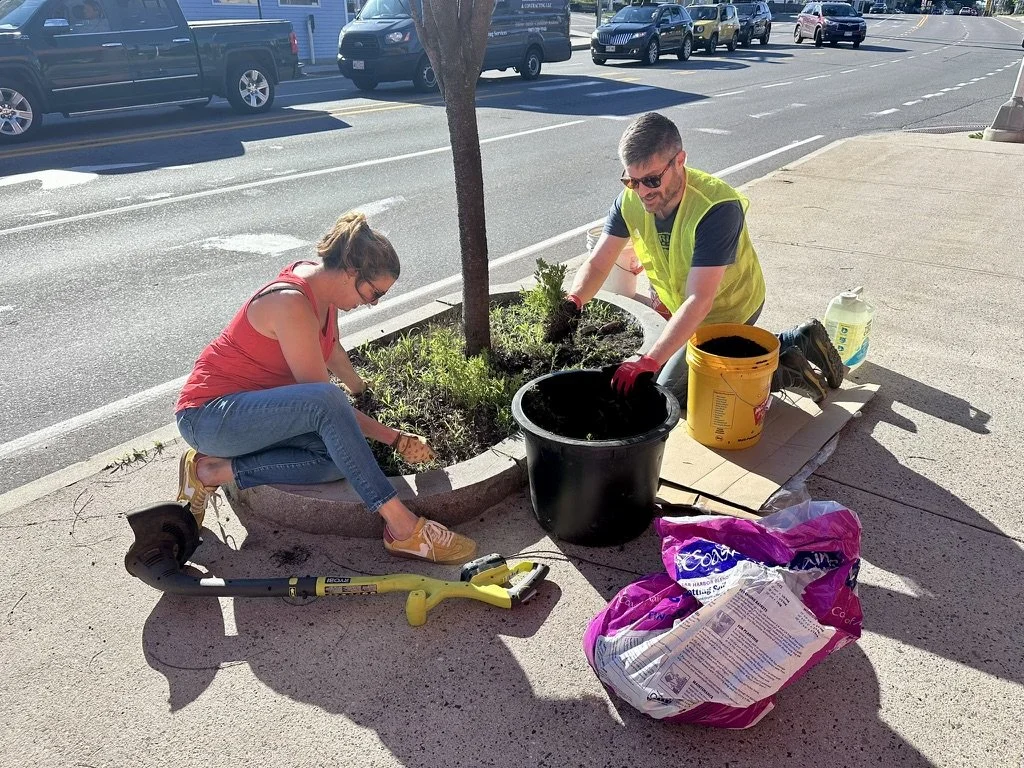 June Street Squad Volunteers At It Again!