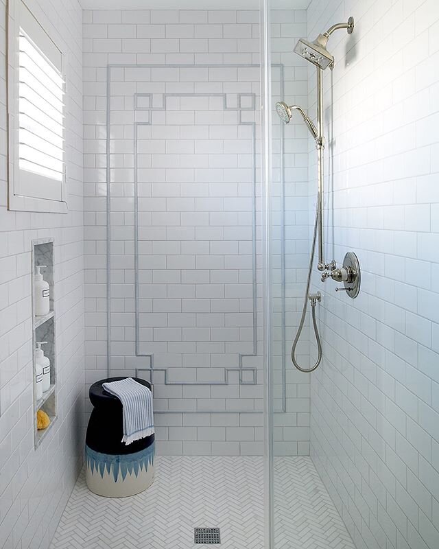 We love a shower with natural light and gorgeous tile! 
Design: @bbrosnaninteriors 
Photography: @mcbecks_pix .
.
.
.
.
.
.
#bathroomdesign #whitesubwaytile #showertile #herringbone #whitebathroom #jerseyshore #beachhouse #elledecor #myhousebeautiful