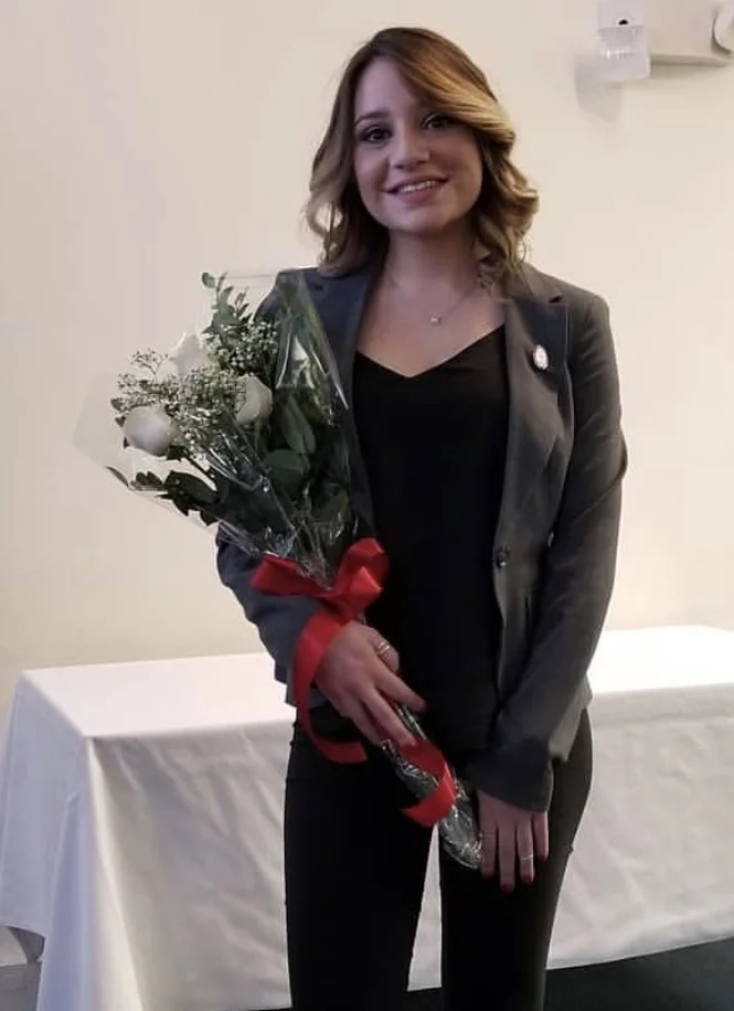 amanda-photo-CROP.jpg