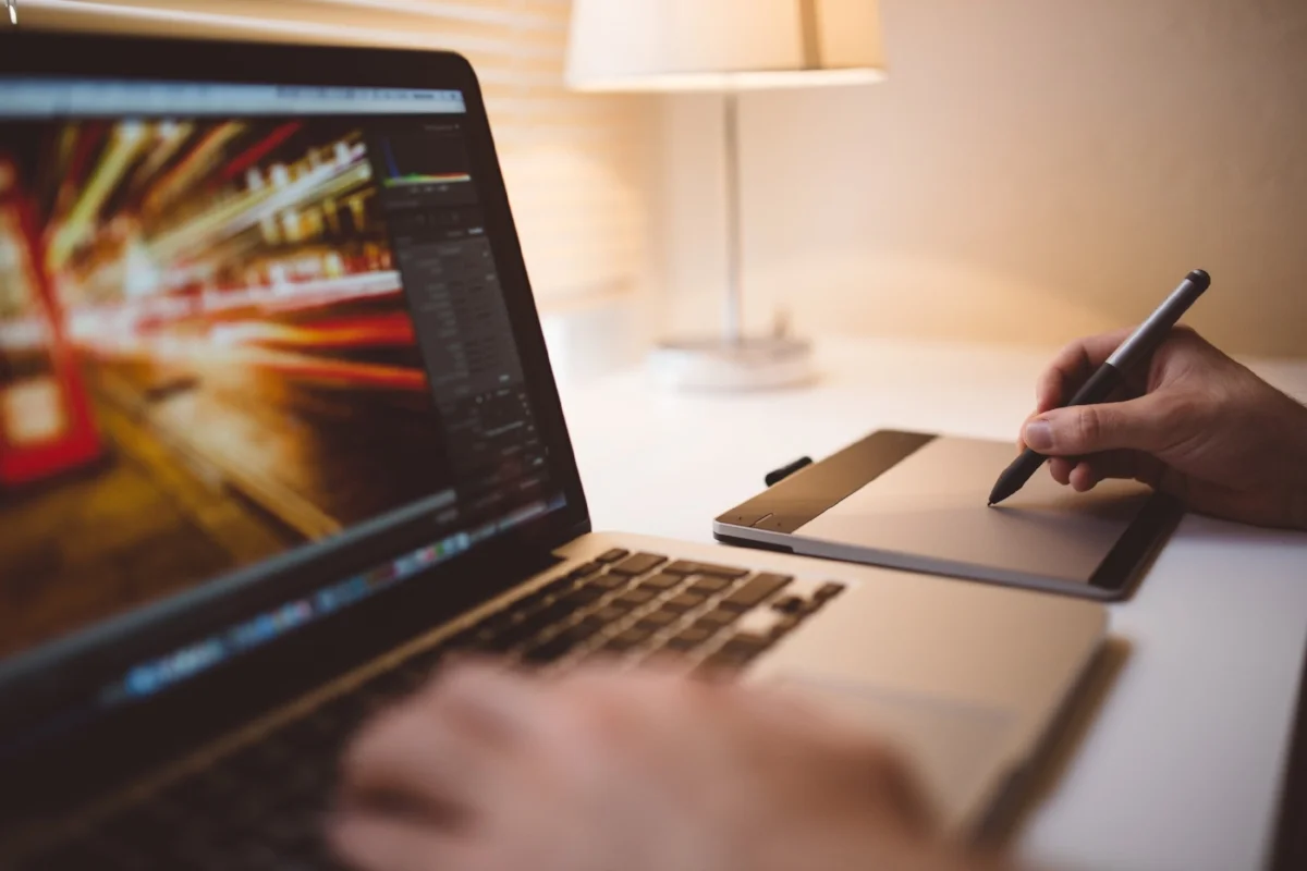 creative-designer-editing-34199.jpg