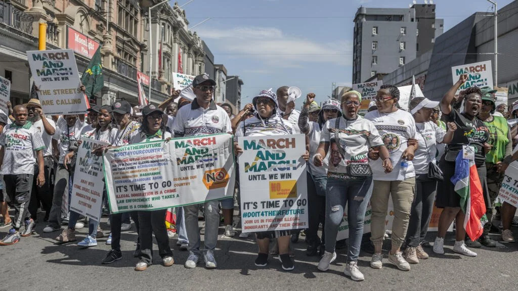 Mzansi Now: Police Fire Teargas and Rubber Bullets Into Anti-Immigration Protest in Durban