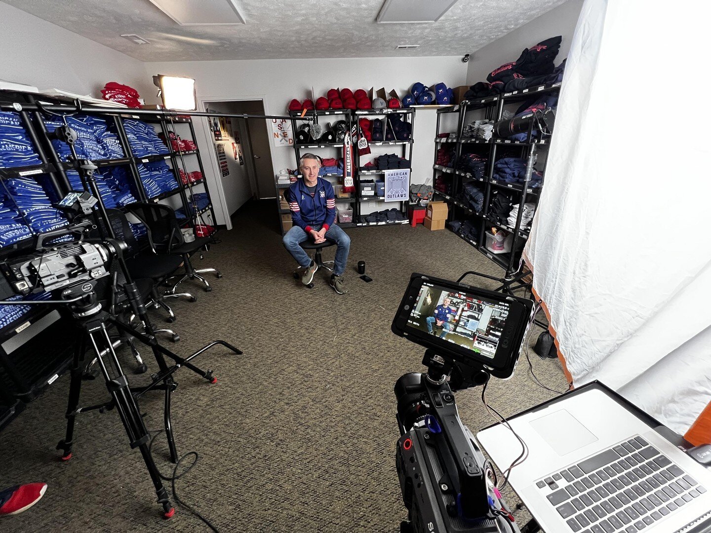 Swipe to see images from the setup. A  FIFA plus producer reached out to film a segment with the American Outlaws in Lincoln. Check out the segment linked on my website. Link in bio.
#setup  #FIFAplus #producer #AmericanOutlaws #Lincoln #filmsegment 