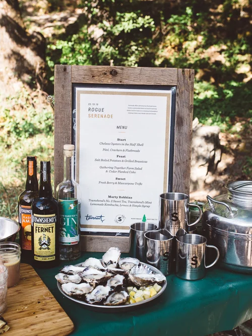 Rogue Serenade: Four Days of Rafting, Feasting and Music — Tournant