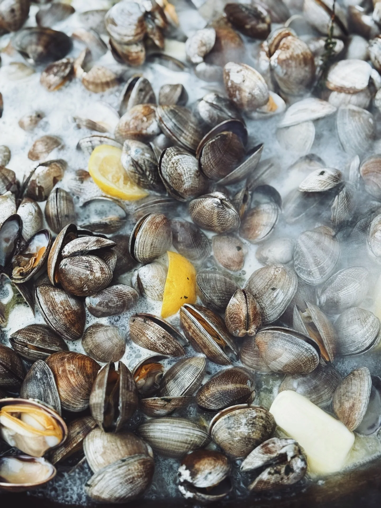 🍾TOURNANT x BAR NORMAN POP UP 🍾

📣 @dana.b.frank, the force behind @thewildbunchpdx @highfiveselections is reprising Bar Norman, her beloved and deeply missed natural wine bar, as a series of pop ups&mdash;and we are kicking things off with an epi