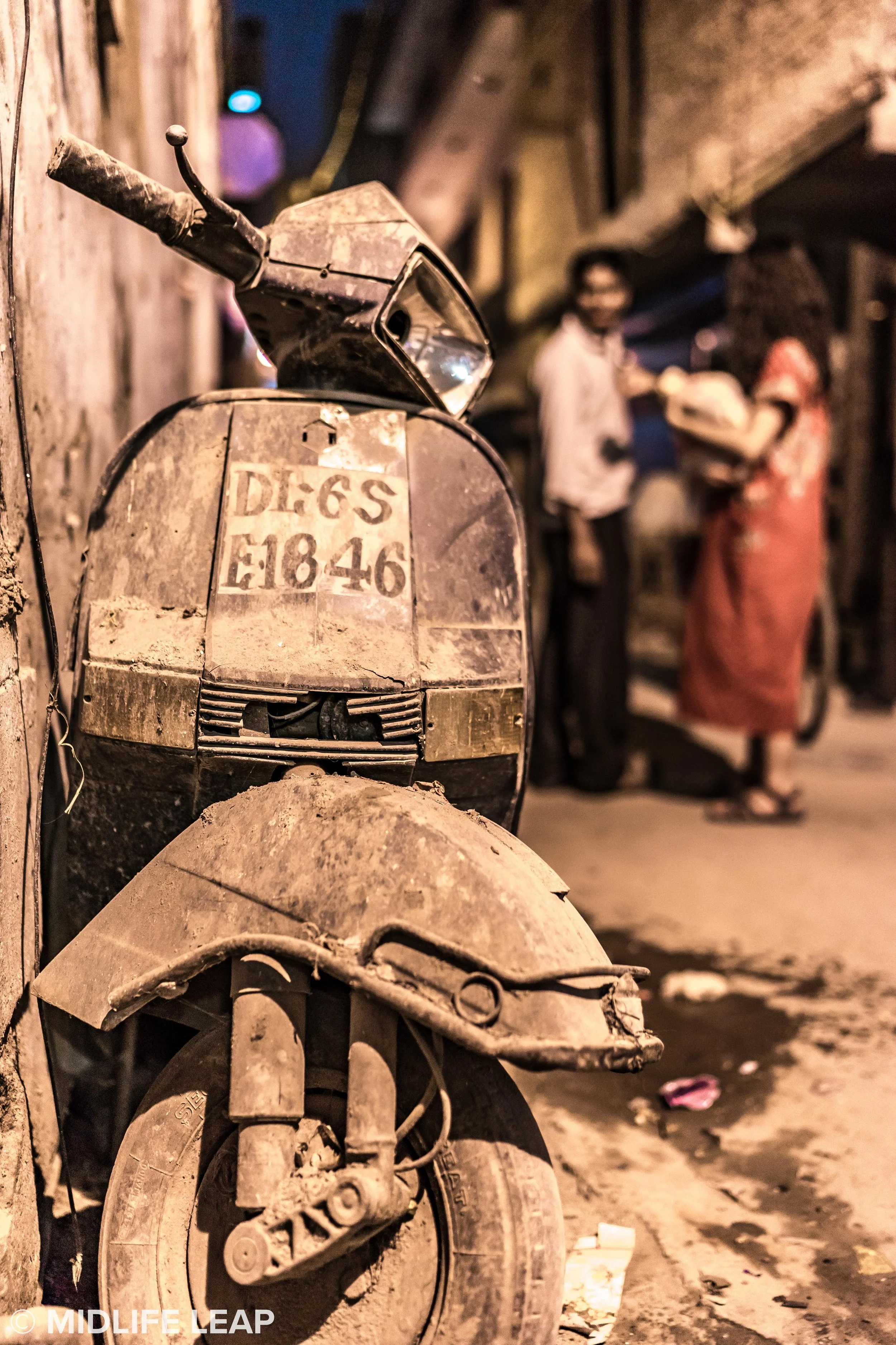 street-scenes-old-scooter-new-delhi.jpg