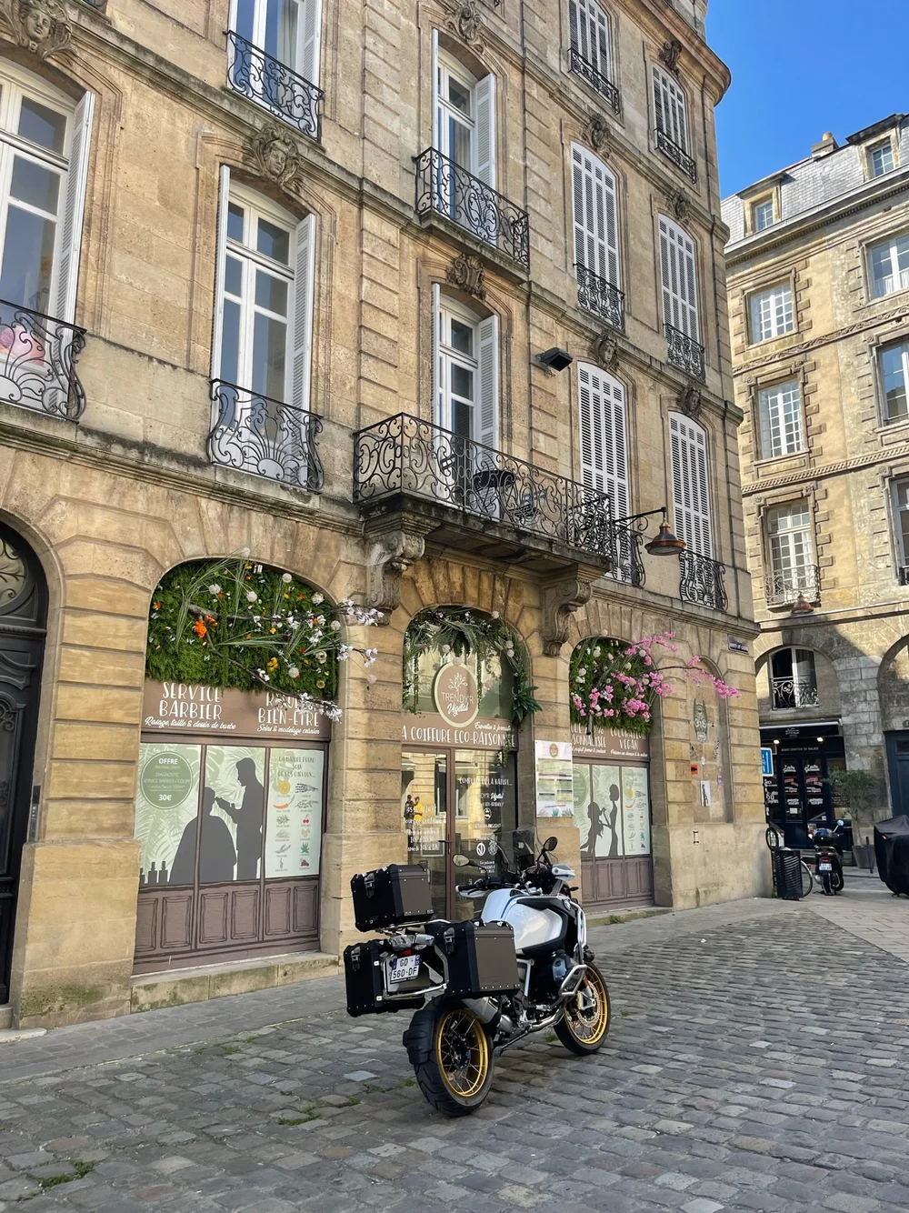 Bordeaux to St. Emilion and back! An architectural tour of French wine ...